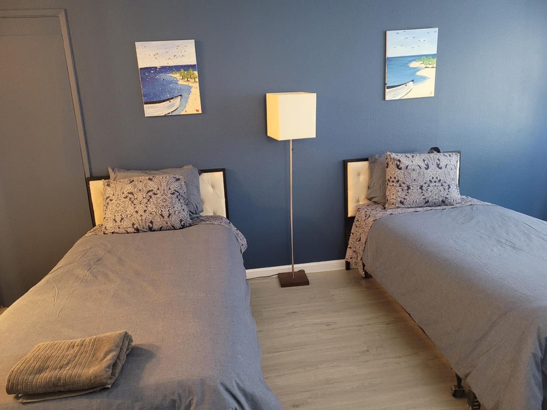 (A12) Lovely Spacious Double Bed Studio property views in Los Angeles, CA — gallery photo 3