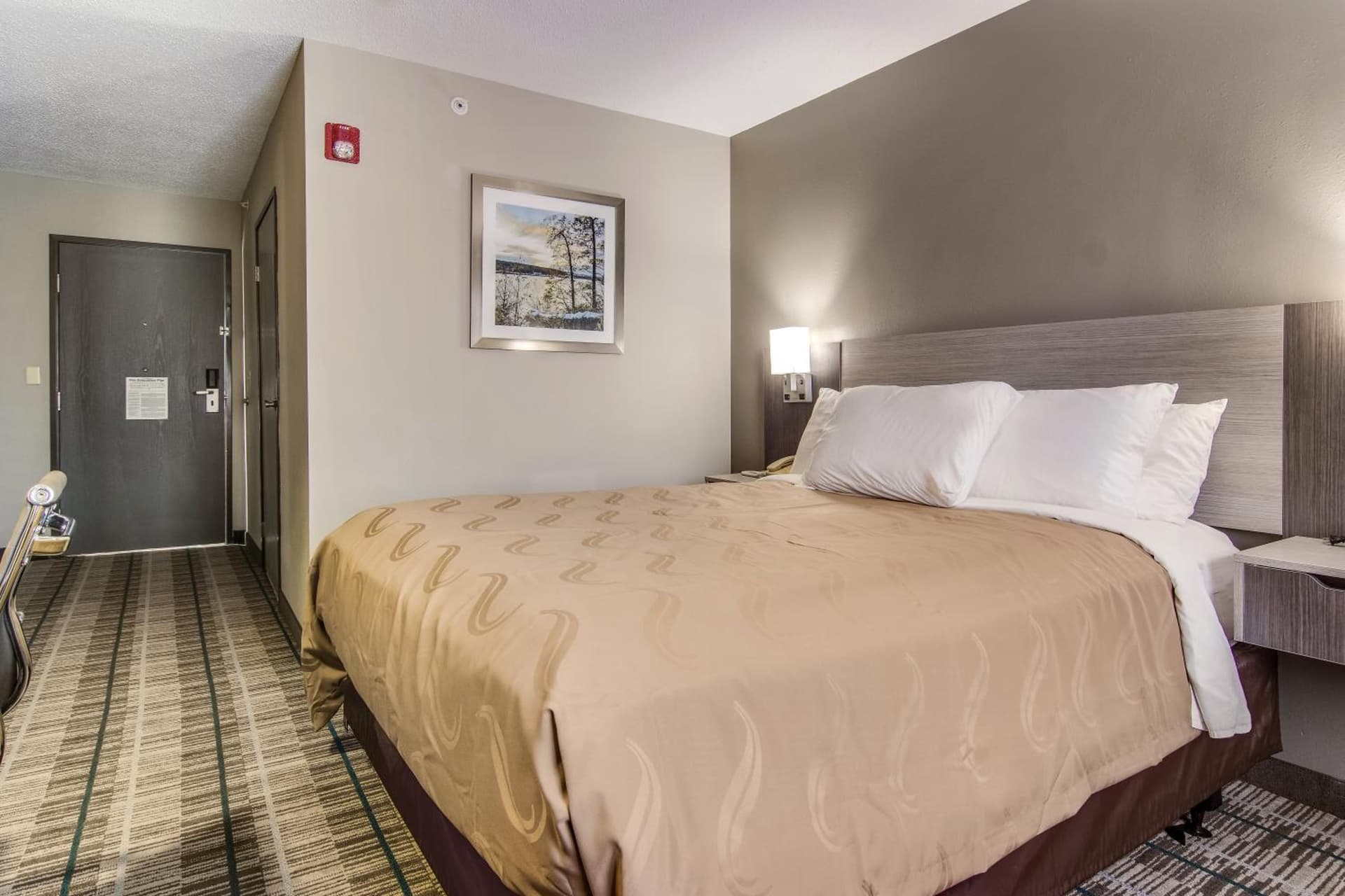 Quality Inn & Suites Grove City-Outlet Mall gallery photo in Grove City, PA — image 22