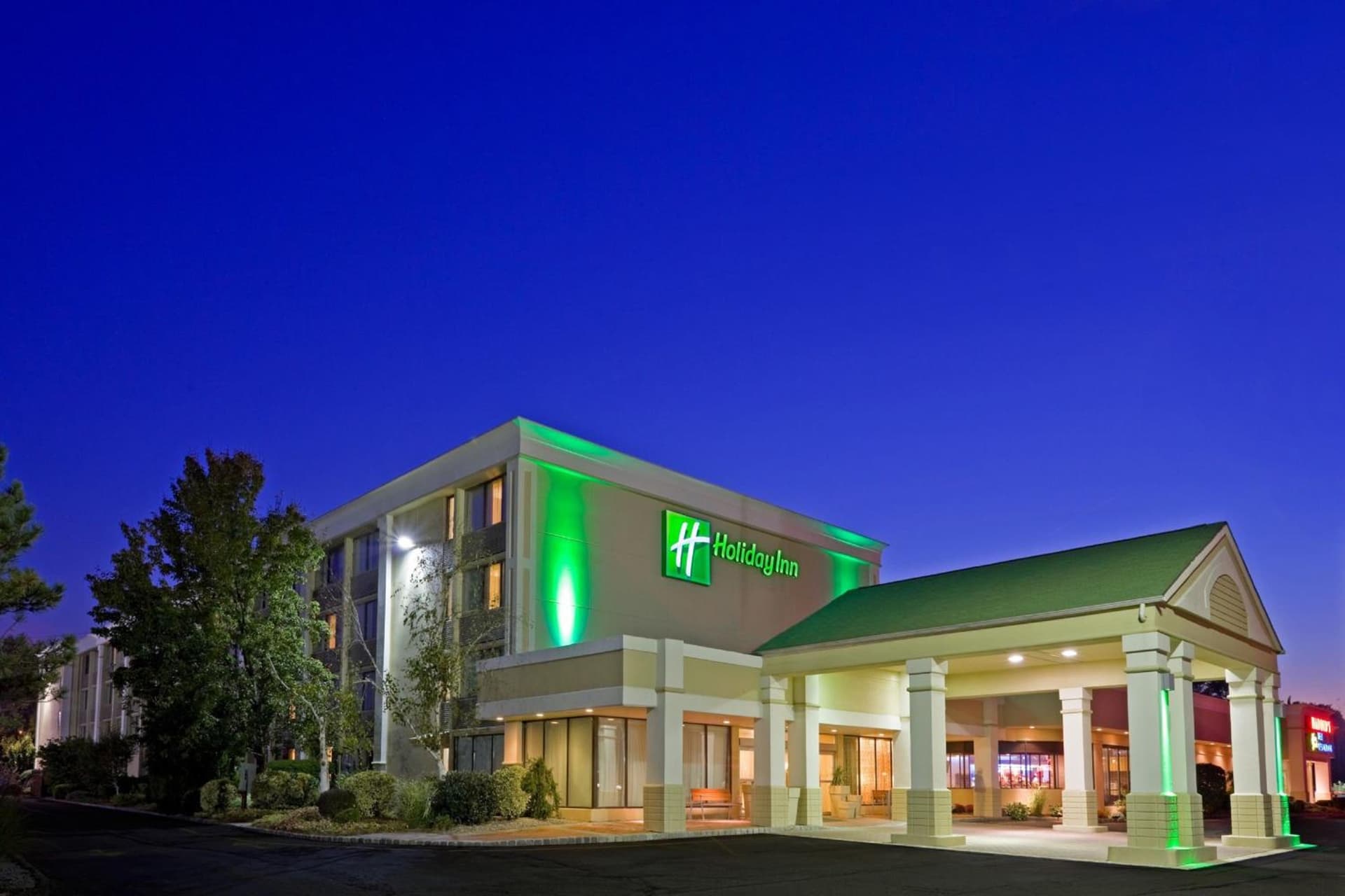 Holiday Inn & Suites Parsippany Fairfield by IHG interior in Parsippany, NJ — gallery photo 2