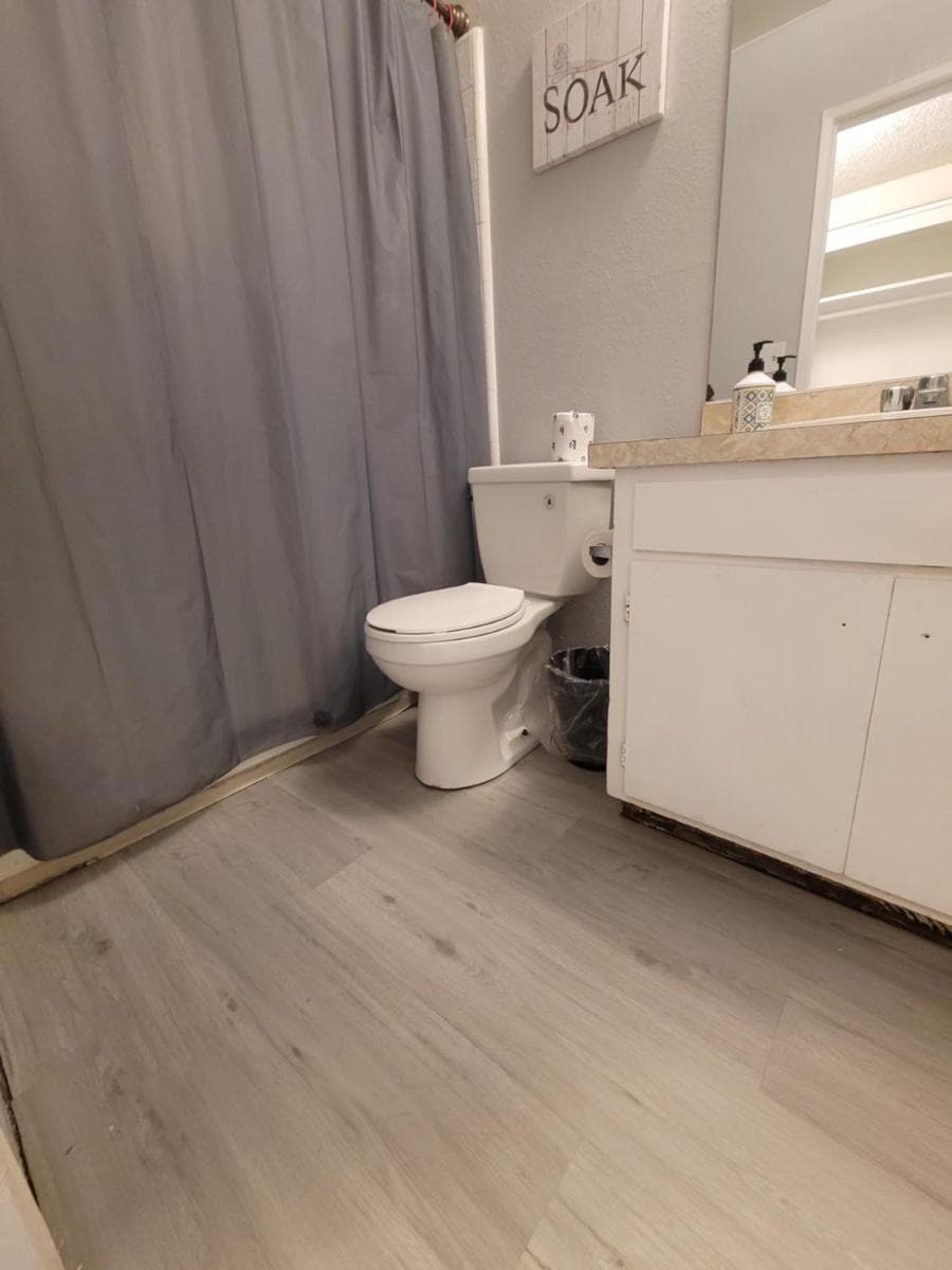 (A13) Cozy 1 Bedroom Studio with Private Bath property views in Los Angeles, CA — gallery photo 3