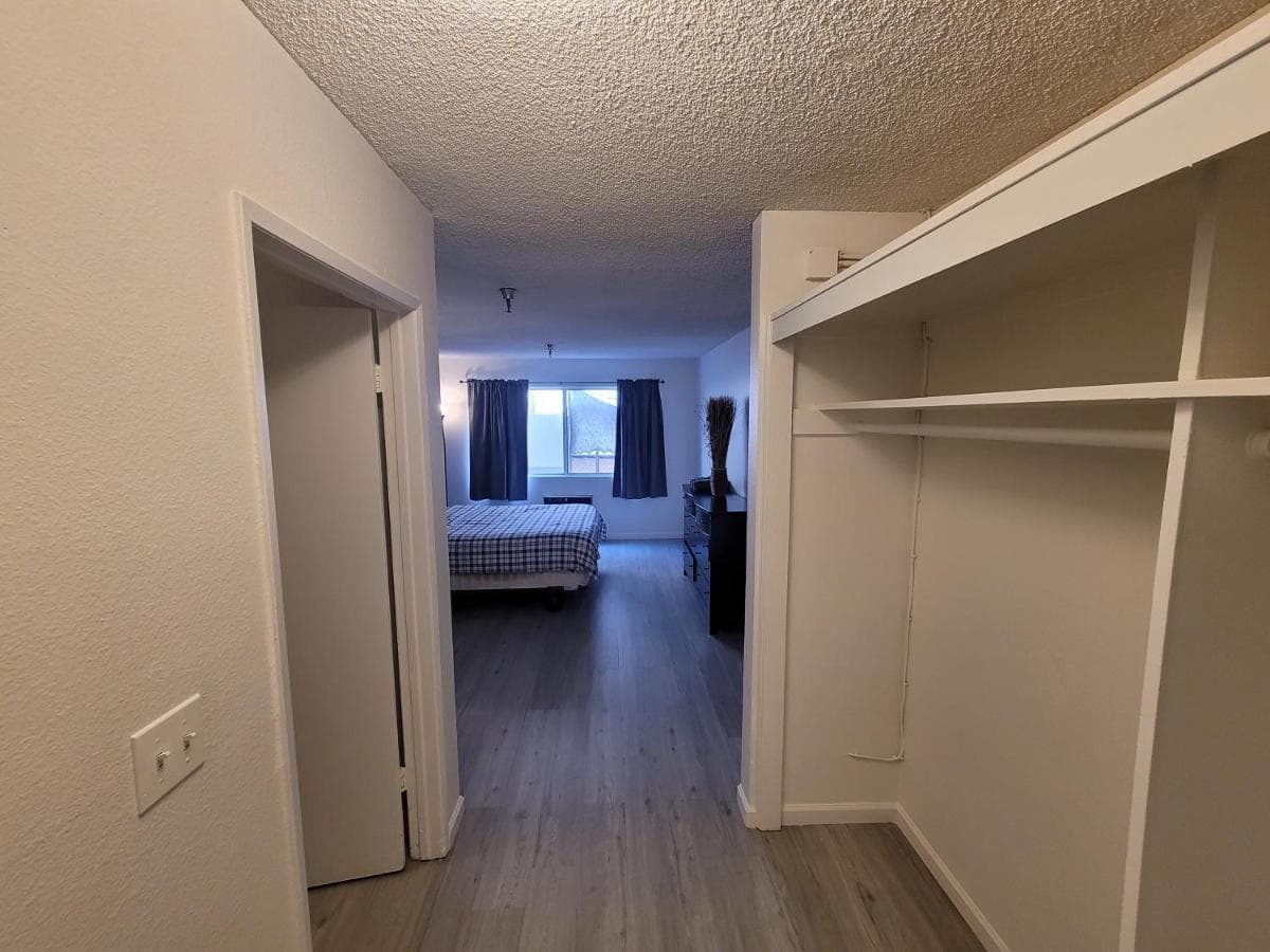 (A13) Cozy 1 Bedroom Studio with Private Bath exterior or lobby in Los Angeles, CA — main listing photo