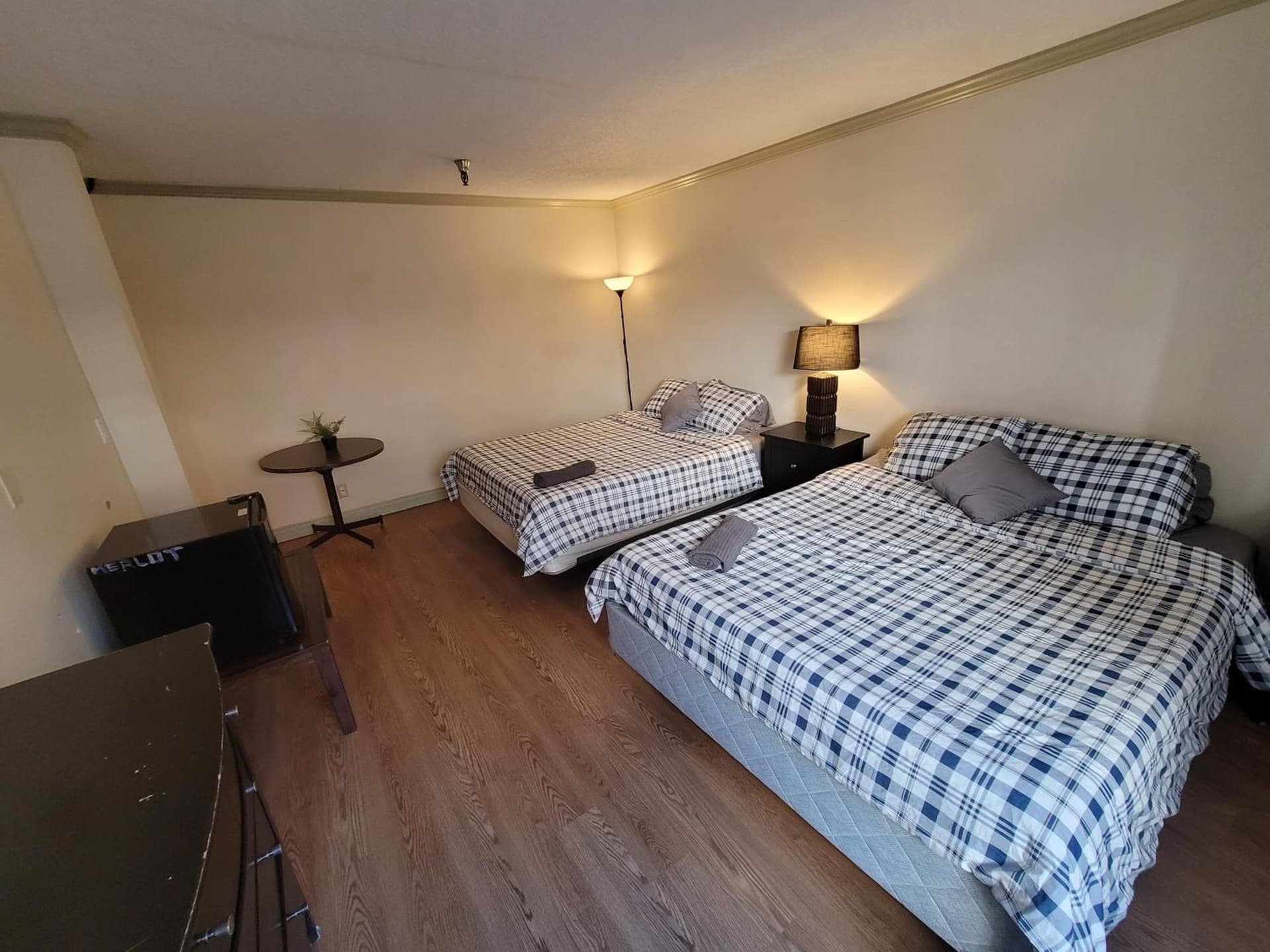 (A14) LA Spacious Hotel Style Unit featured exterior or lobby in Los Angeles, CA — similar hotel