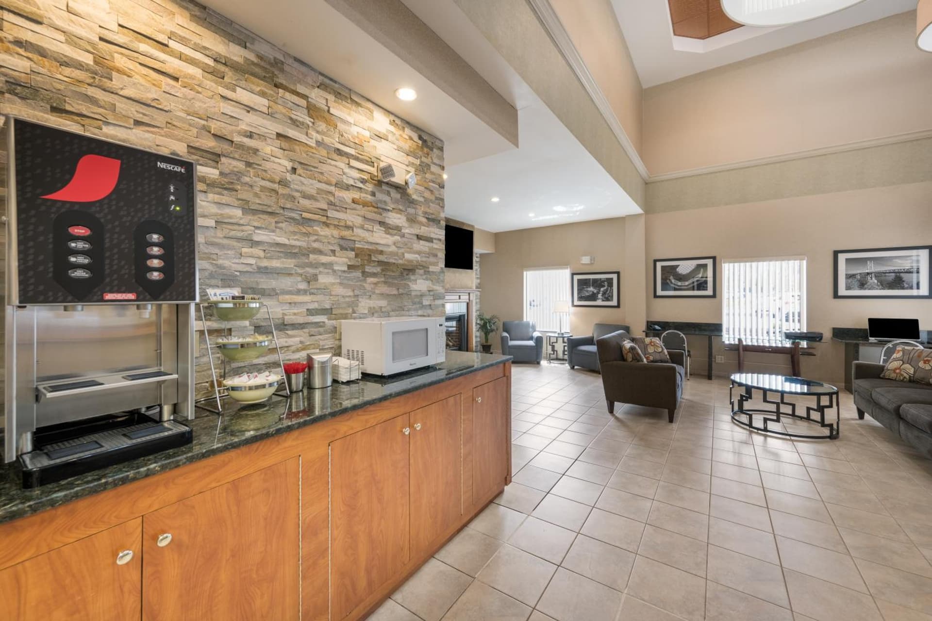Quality Inn & Suites Fishkill South near I-84 gallery photo in Fishkill, NY — image 22