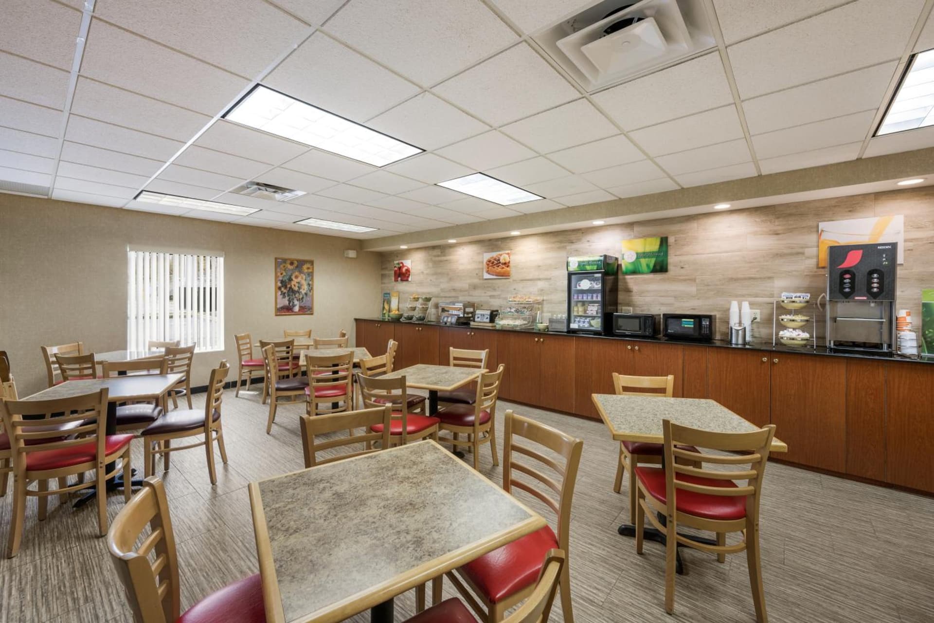 Quality Inn & Suites Fishkill South near I-84 gallery photo in Fishkill, NY — image 29