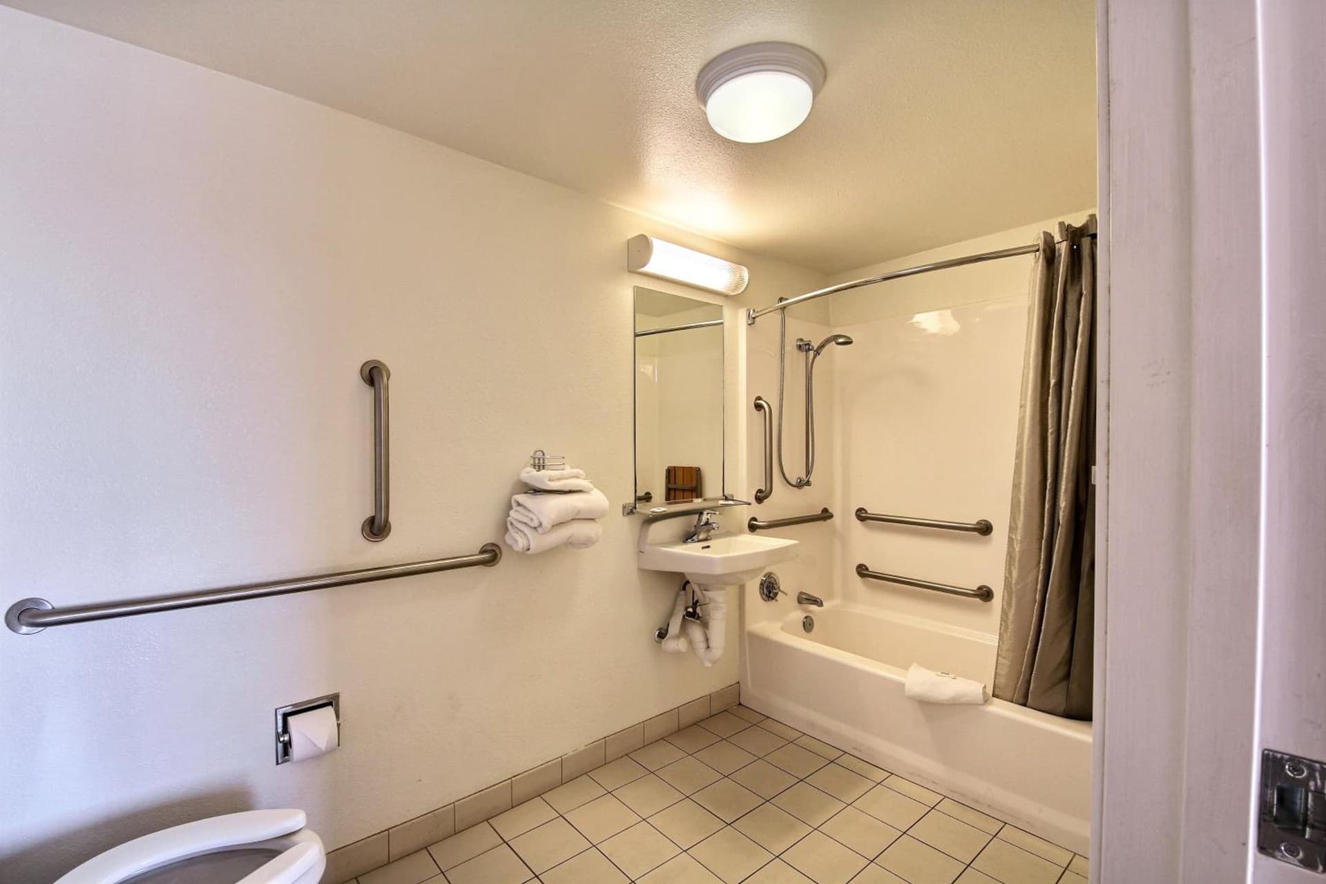 Motel 6-Laredo, TX - South gallery photo in Laredo, TX — image 18