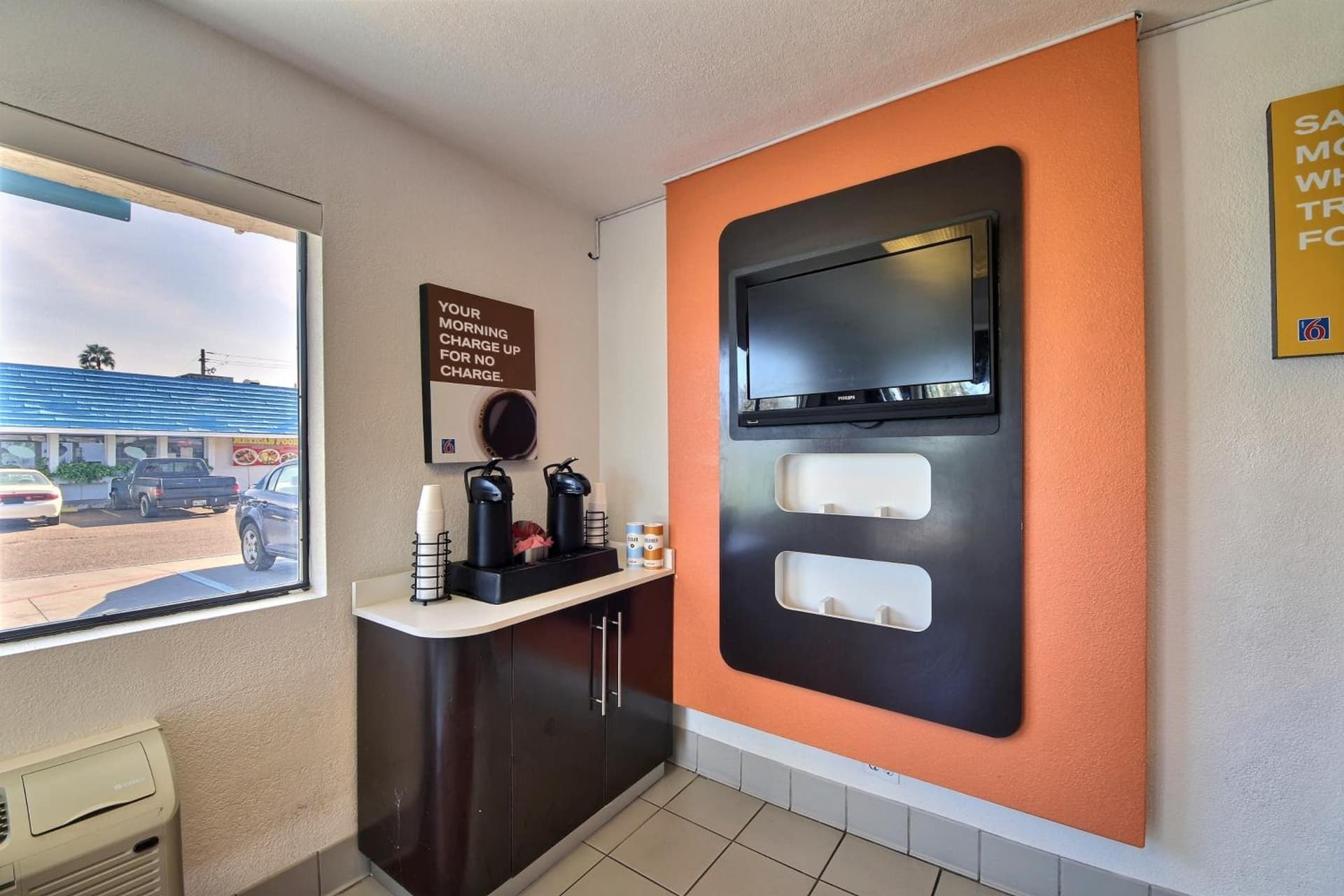 Motel 6-Laredo, TX - South gallery photo in Laredo, TX — image 32