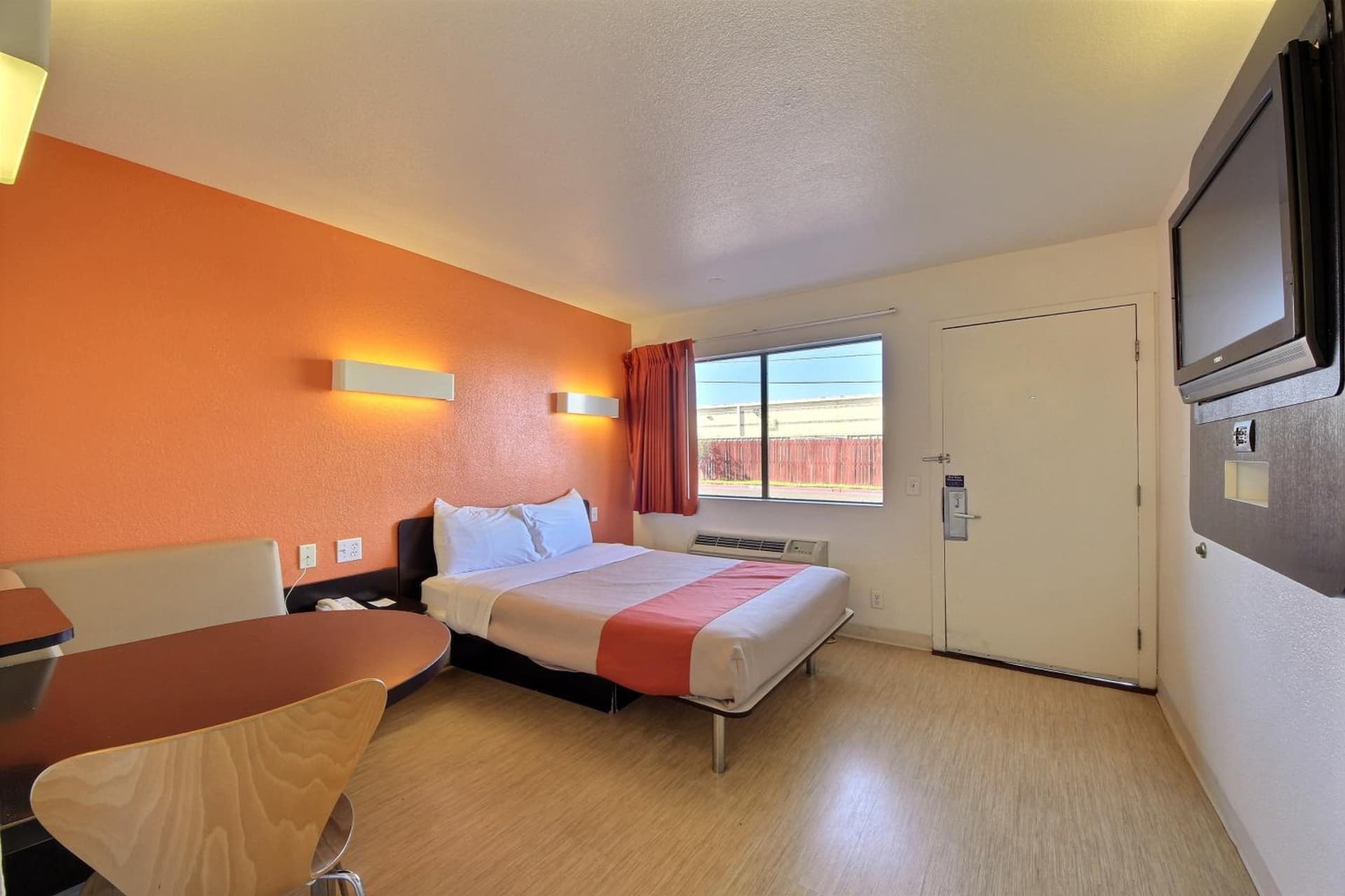 Motel 6-Laredo, TX - South gallery photo in Laredo, TX — image 9