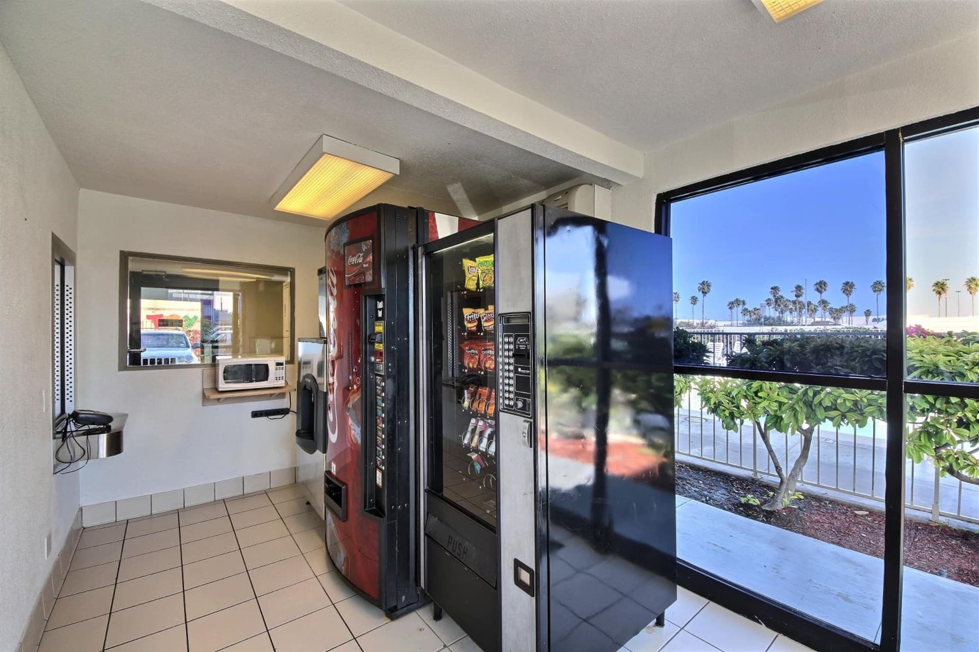 Motel 6-Laredo, TX - South gallery photo in Laredo, TX — image 52