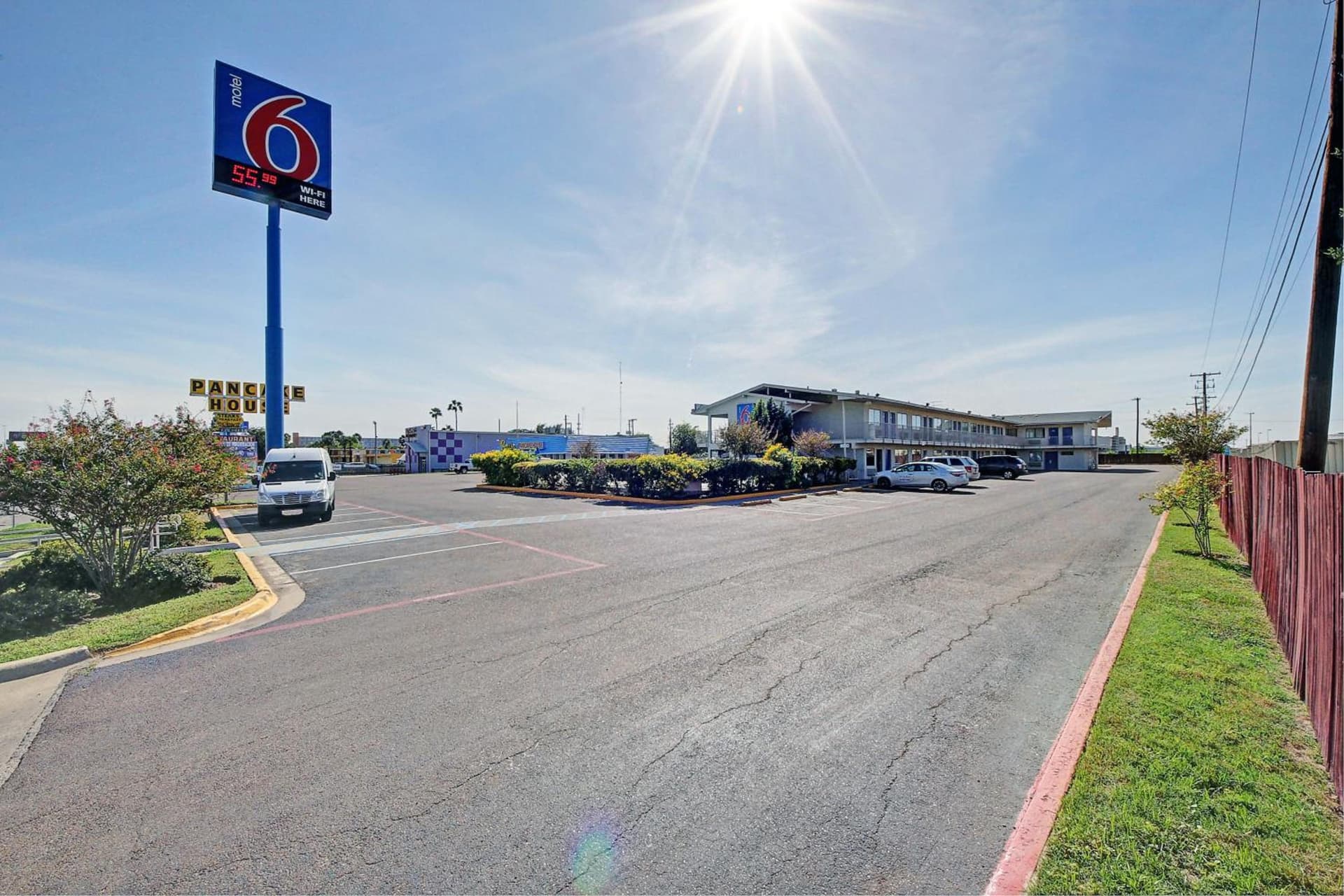 Motel 6-Laredo, TX - South gallery photo in Laredo, TX — image 13