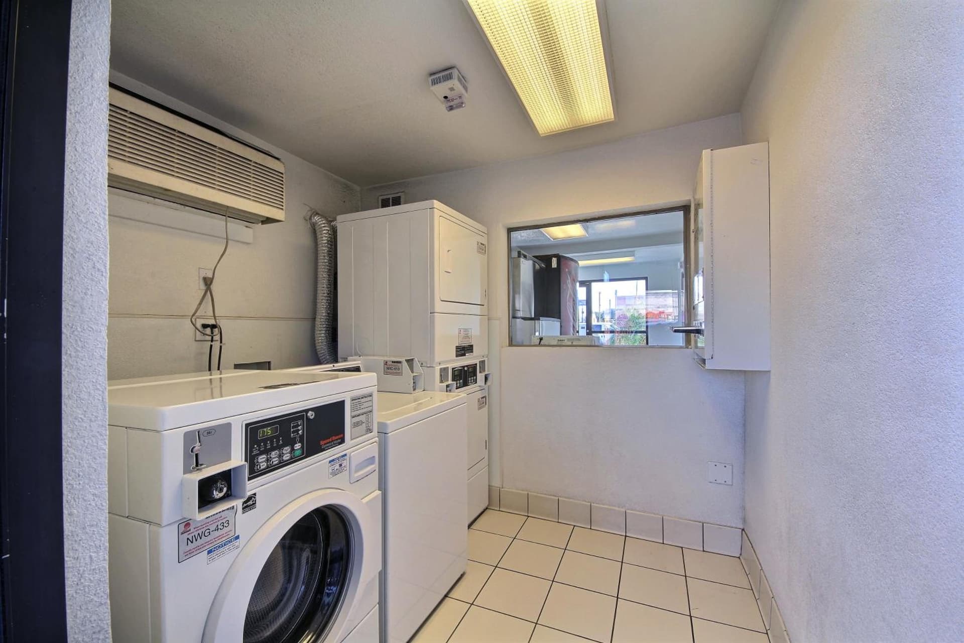 Motel 6-Laredo, TX - South gallery photo in Laredo, TX — image 21