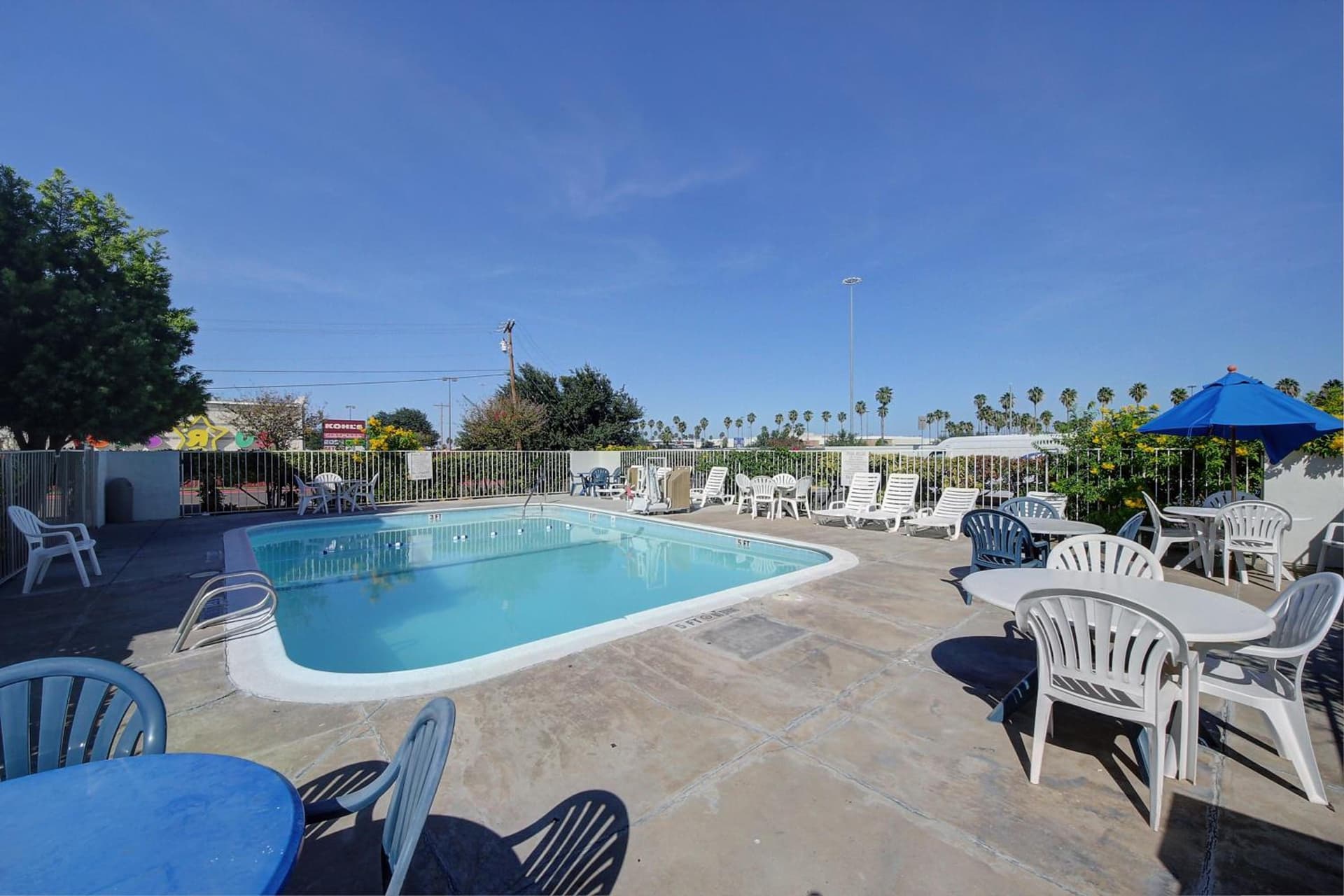 Motel 6-Laredo, TX - South gallery photo in Laredo, TX — image 34