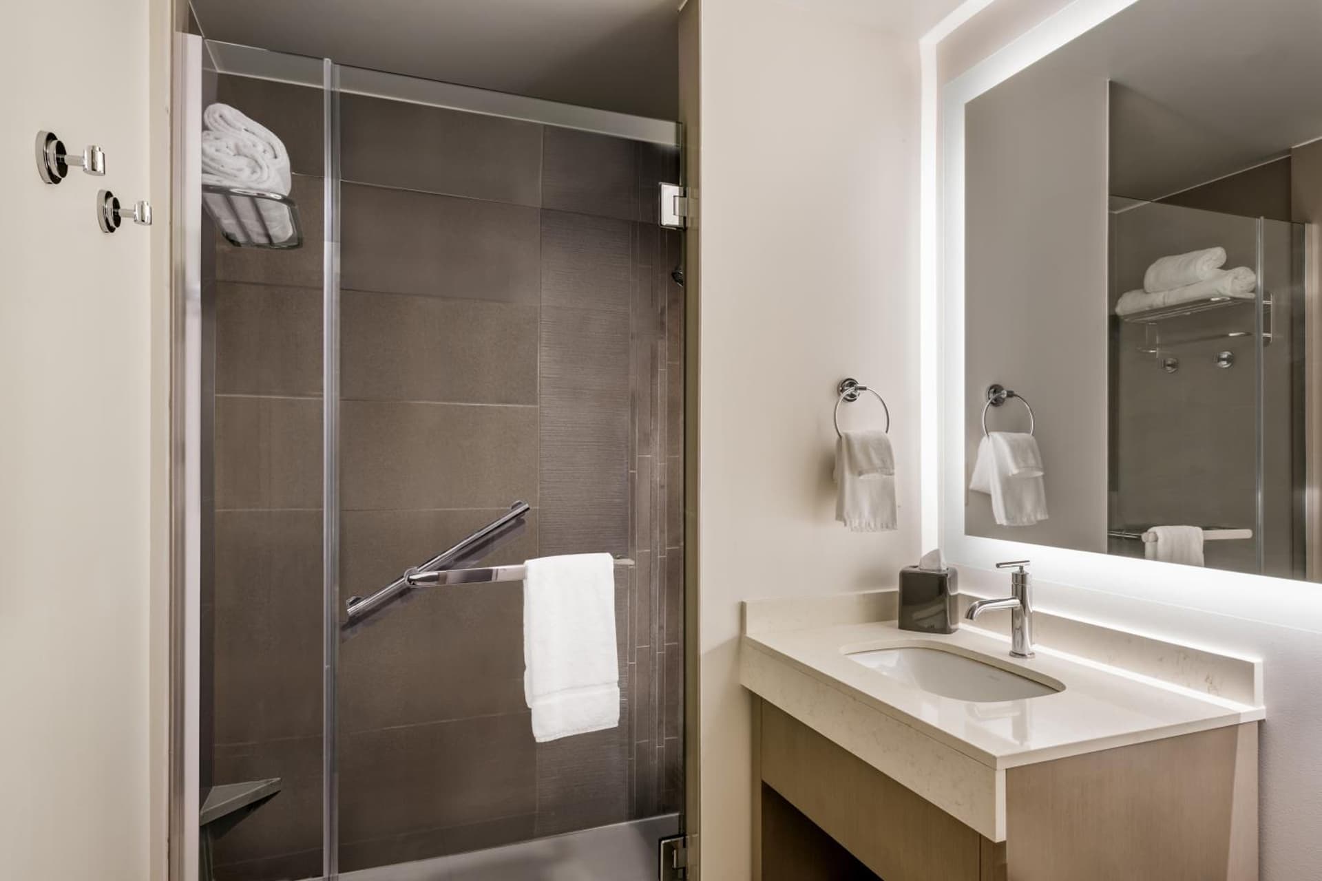 Hyatt House Rochester Mayo Clinic Area gallery photo in Rochester, MN — image 54