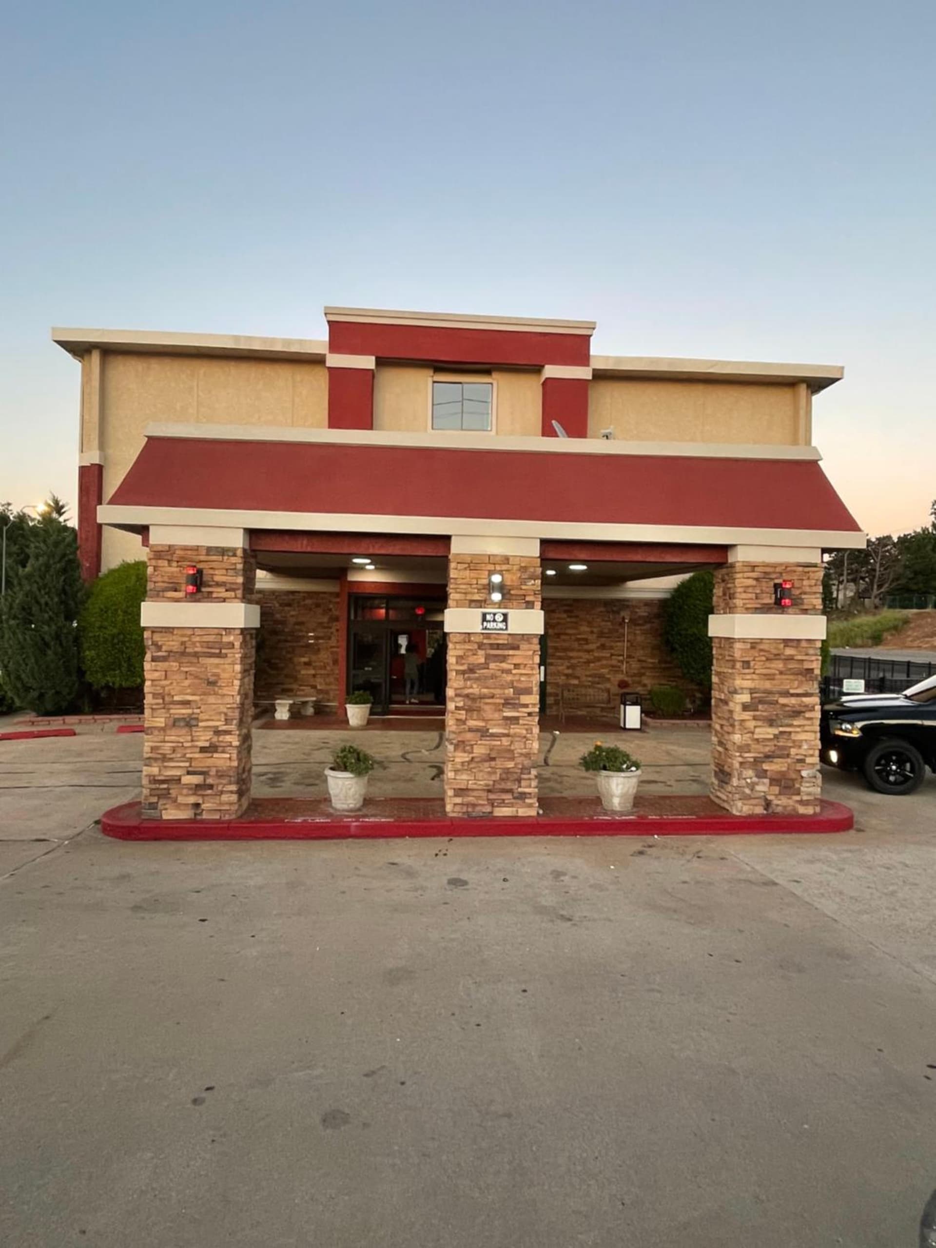 Ramada by Wyndham Oklahoma City Airport North gallery photo in Oklahoma City, OK — image 16