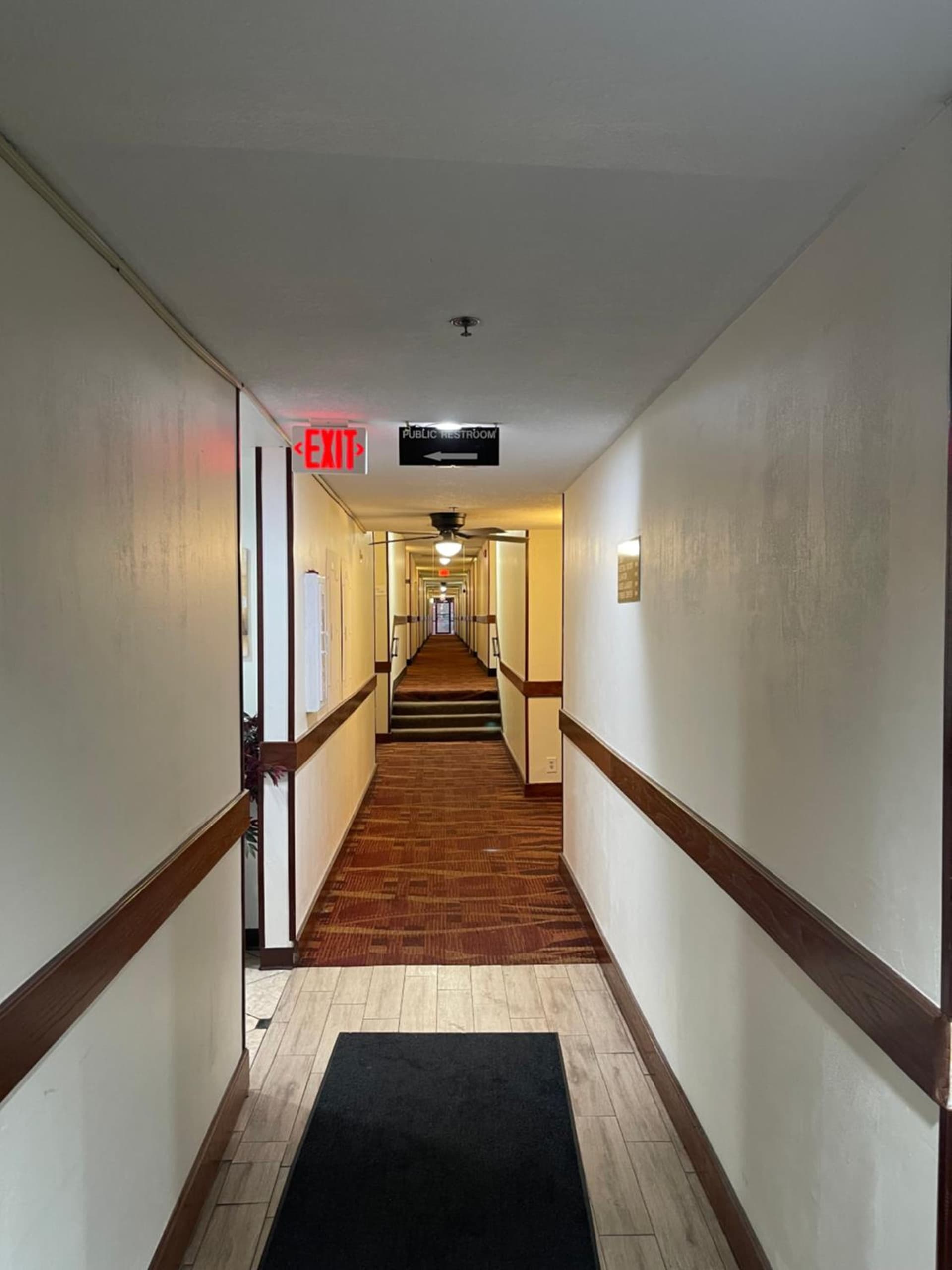 Ramada by Wyndham Oklahoma City Airport North gallery photo in Oklahoma City, OK — image 36