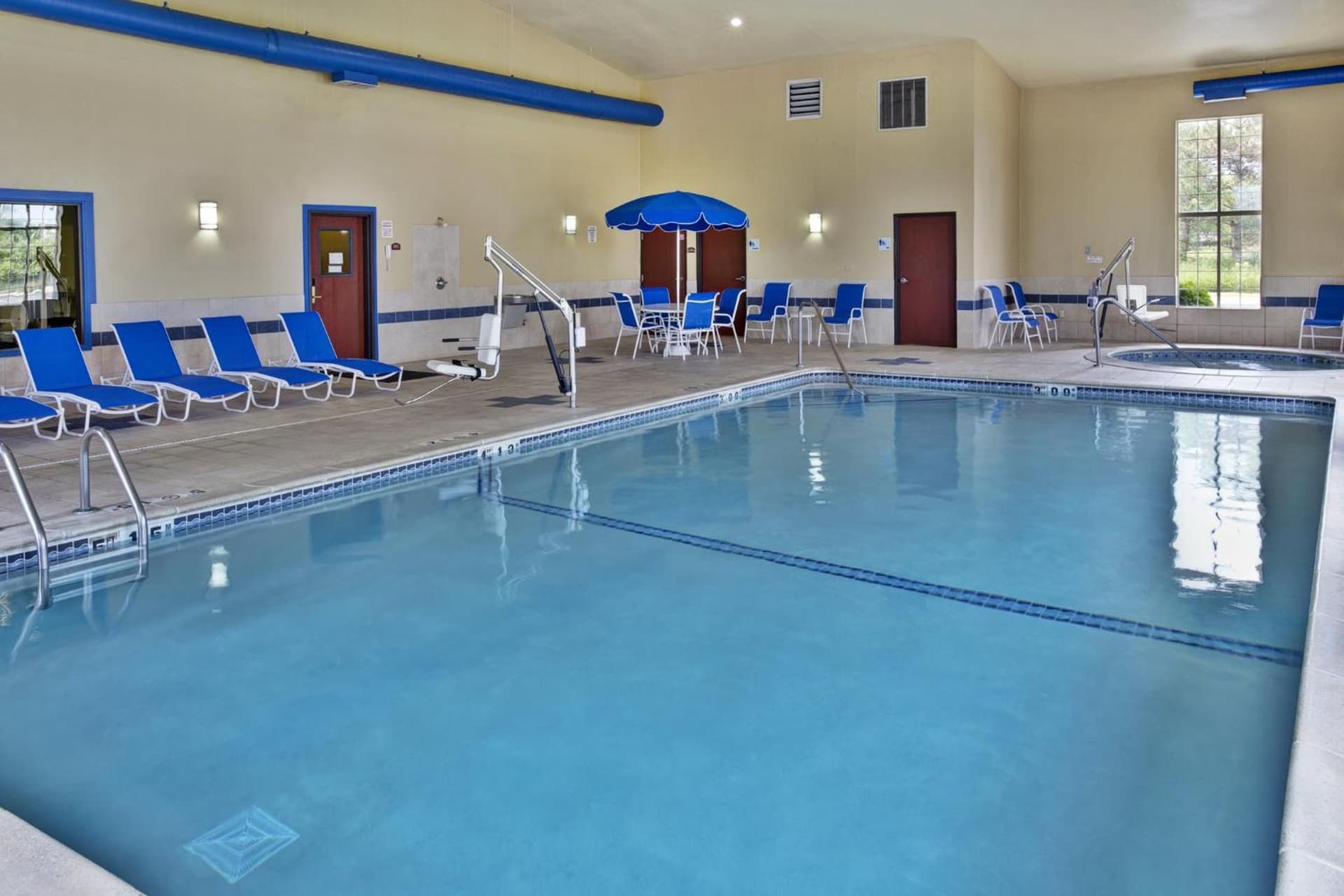 Holiday Inn Express Hotel & Suites Woodhaven by IHG gallery photo in Woodhaven, MI — image 51