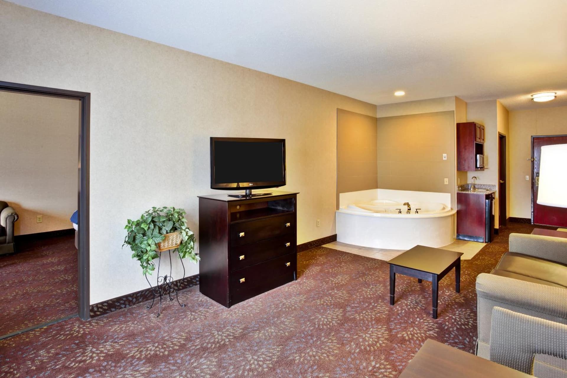 Holiday Inn Express Hotel & Suites Woodhaven by IHG gallery photo in Woodhaven, MI — image 45