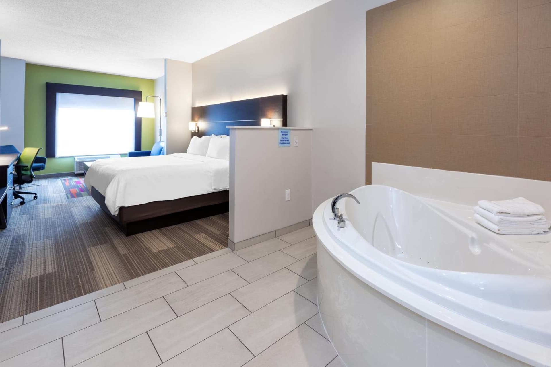Holiday Inn Express Hotel & Suites Woodhaven by IHG gallery photo in Woodhaven, MI — image 19