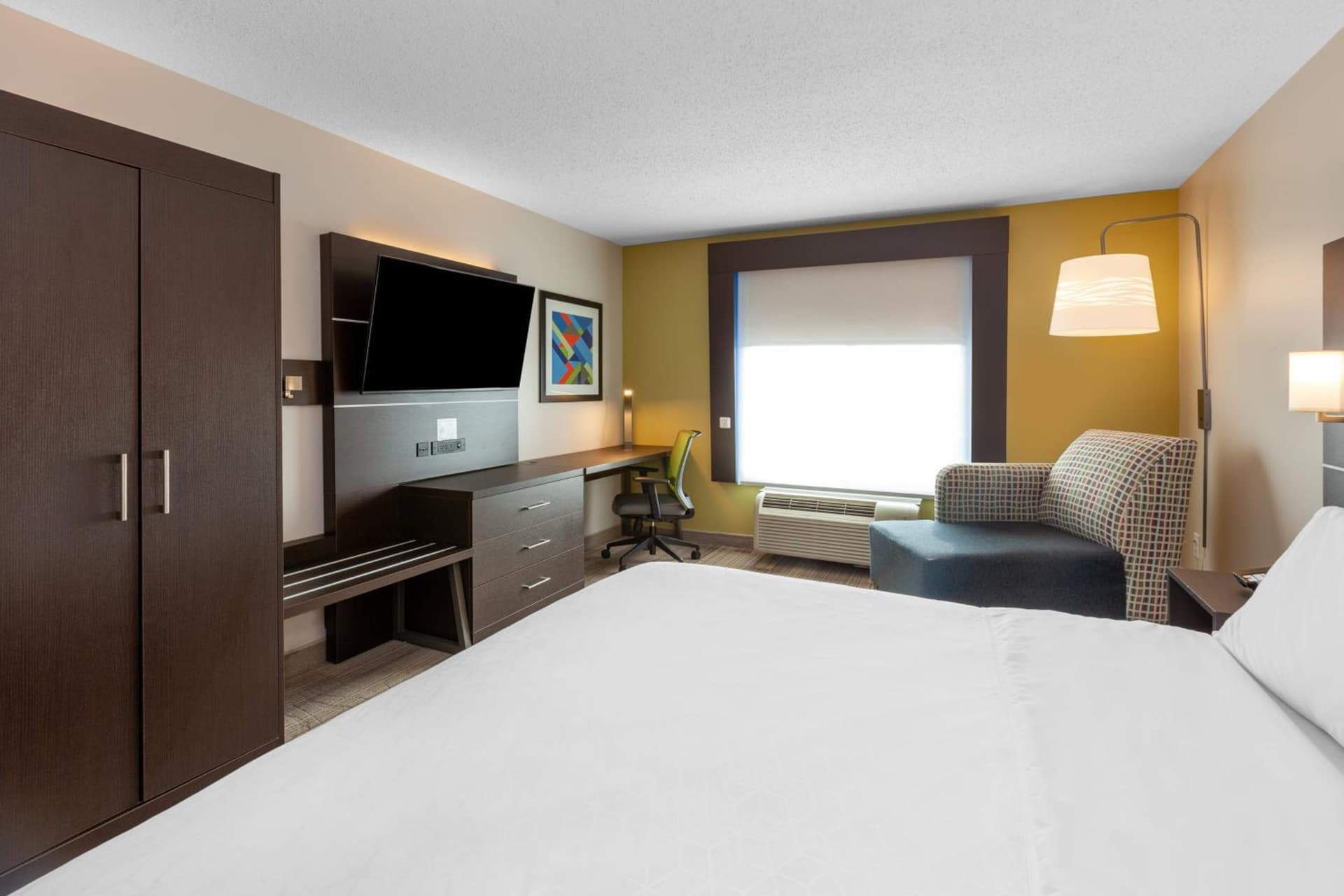 Holiday Inn Express Hotel & Suites Woodhaven by IHG gallery photo in Woodhaven, MI — image 56