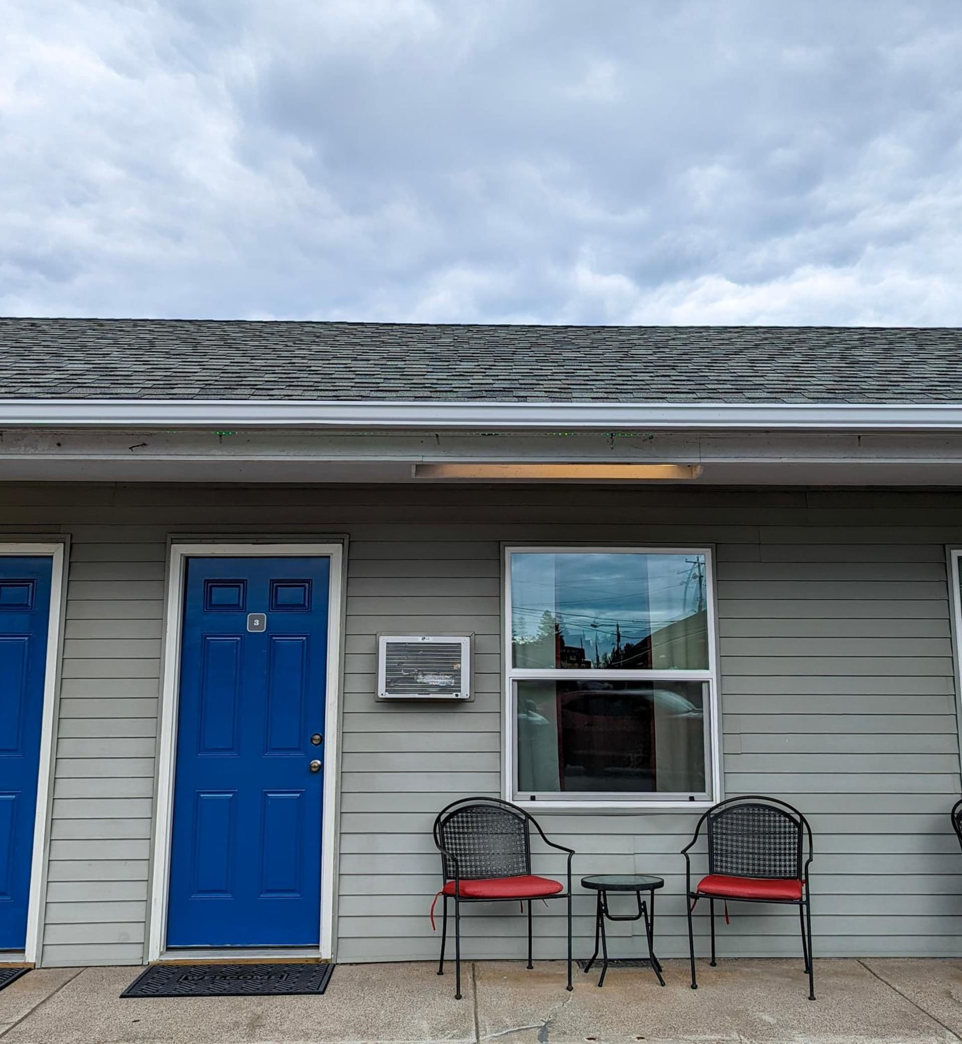 Huron Inn featured exterior or lobby in Saint Ignace, MI — similar hotel