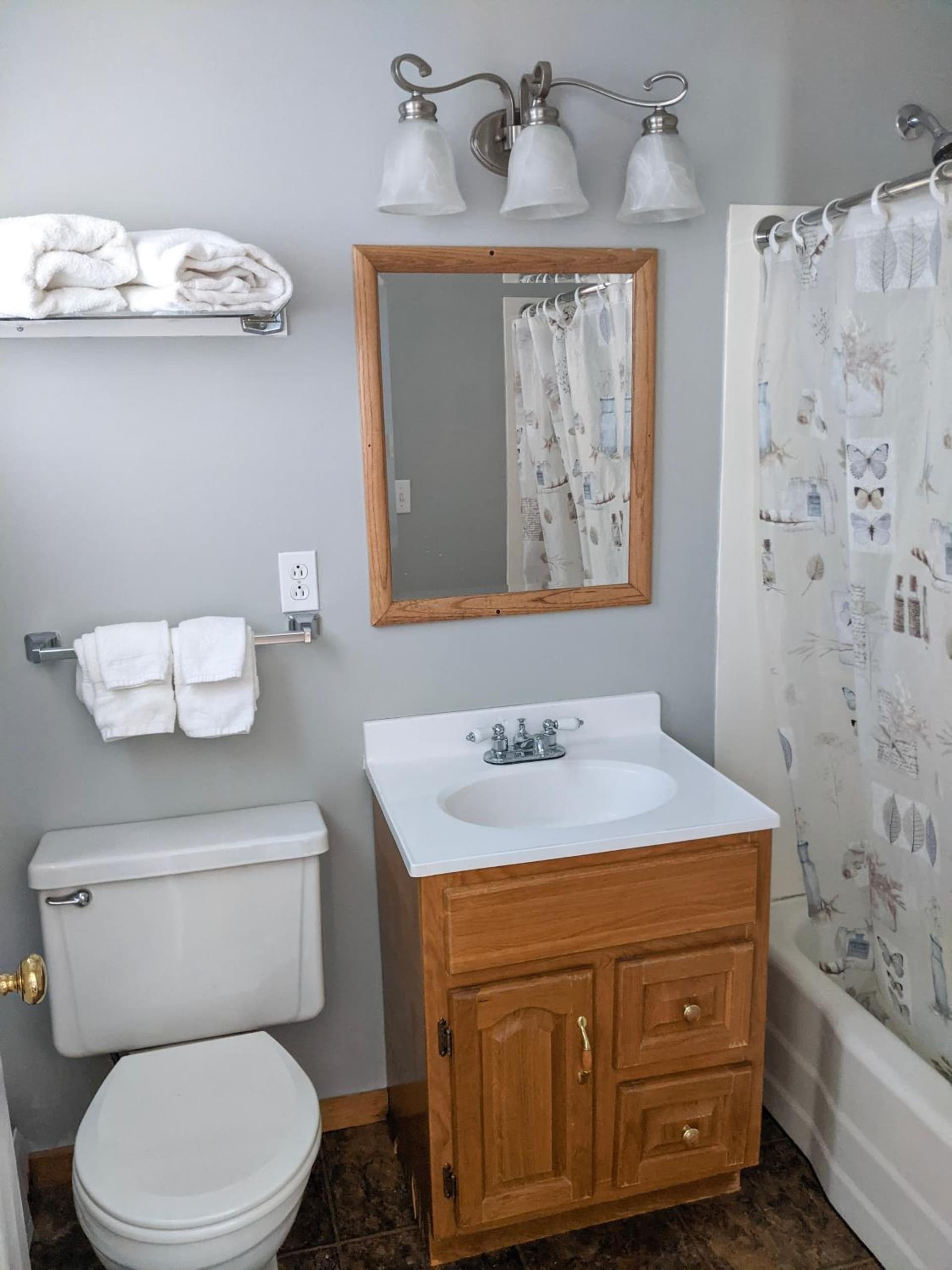 Huron Inn property views in Saint Ignace, MI — gallery photo 3