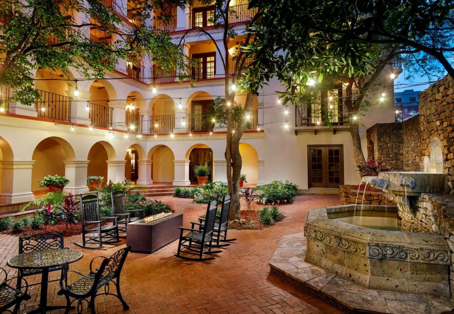 Omni La Mansion del Rio property views in San Antonio, TX — gallery photo 3