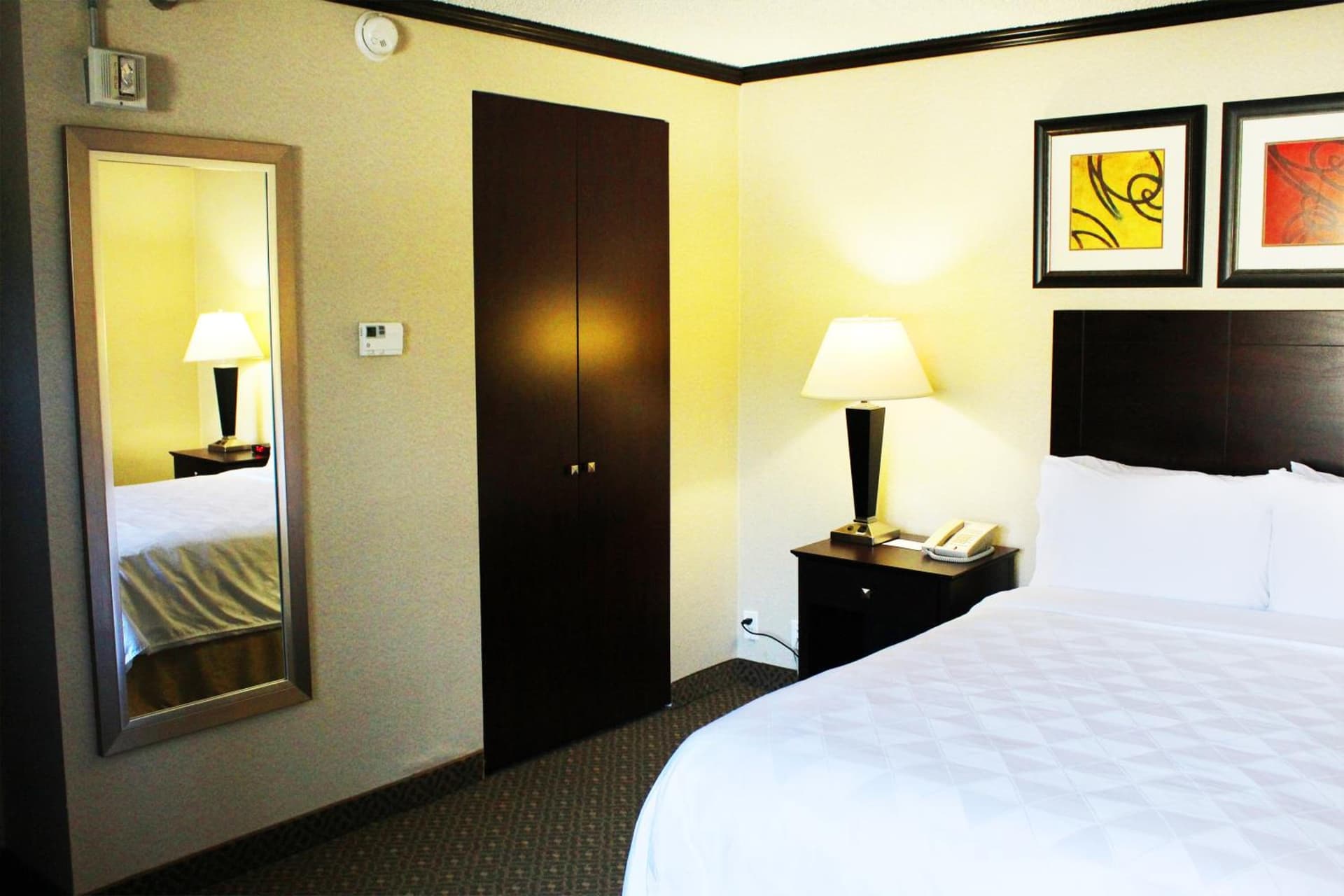 Hotel Burbank gallery photo in Burbank, CA — image 33