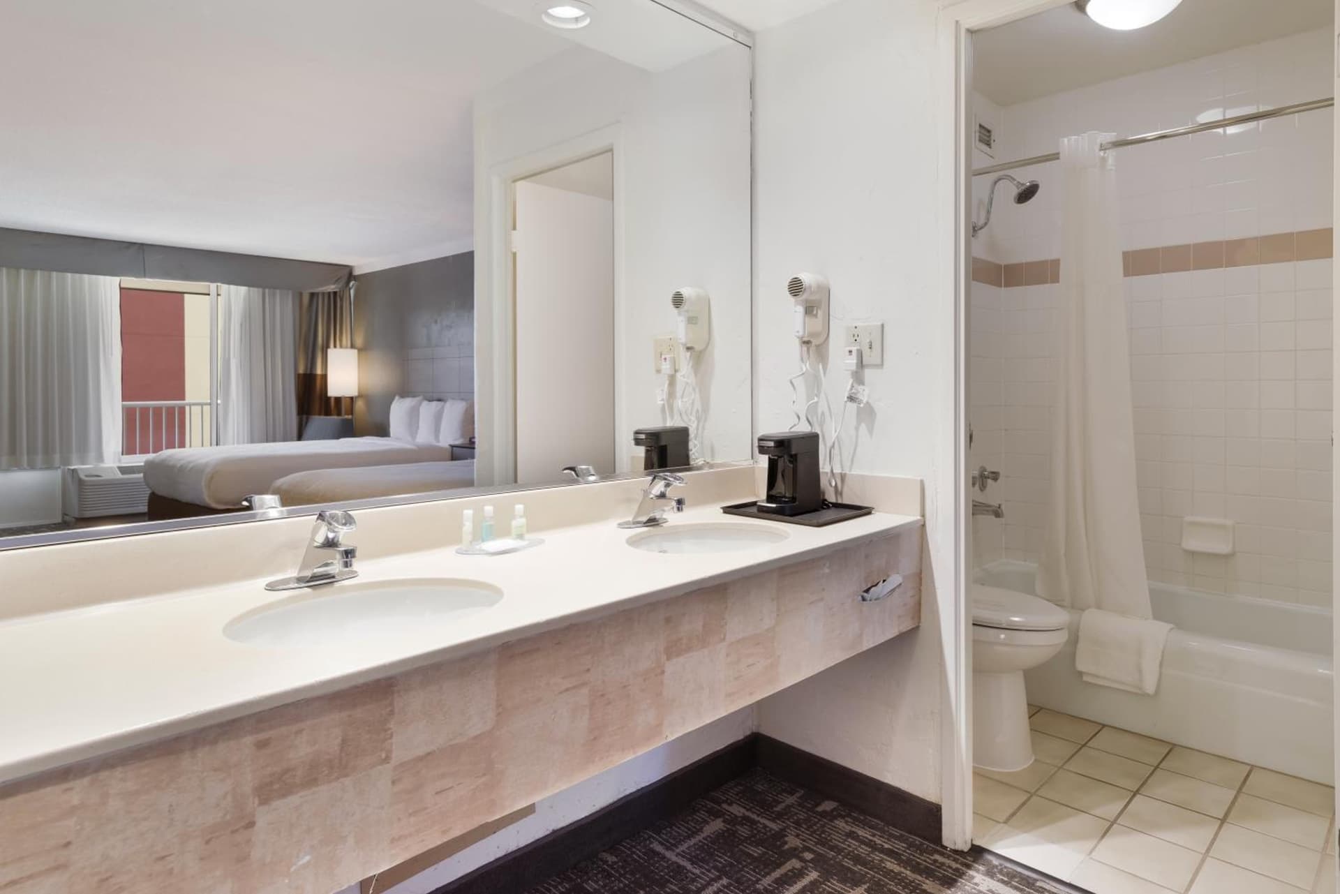 Clarion Hotel Concord/Walnut Creek gallery photo in Concord, CA — image 30