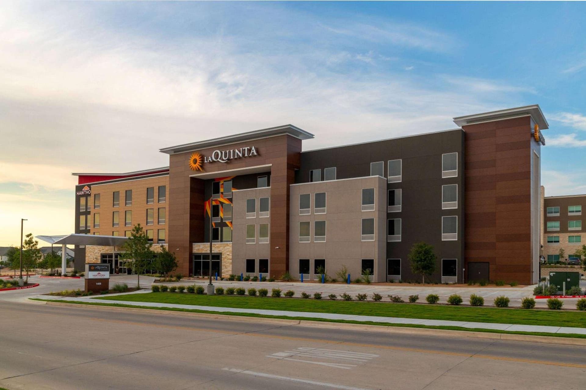 La Quinta Inn & Suites by Wyndham Pflugerville property views in Pflugerville, TX — gallery photo 3