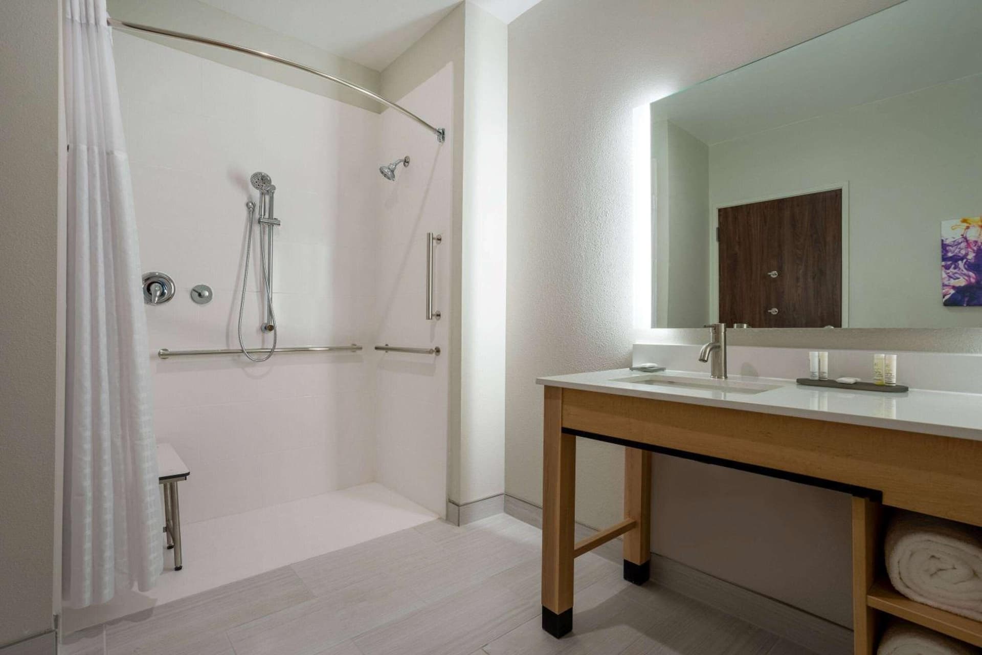 La Quinta Inn & Suites by Wyndham Pflugerville gallery photo in Pflugerville, TX — image 13