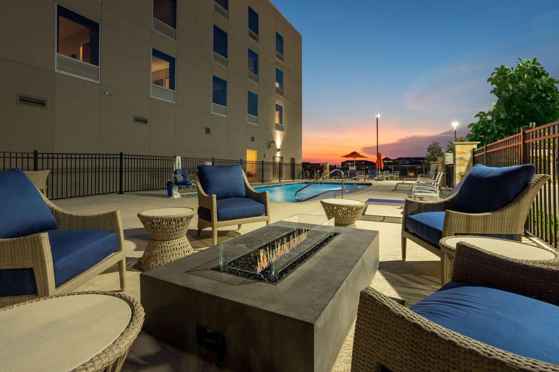 La Quinta Inn & Suites by Wyndham Pflugerville gallery photo in Pflugerville, TX — image 34