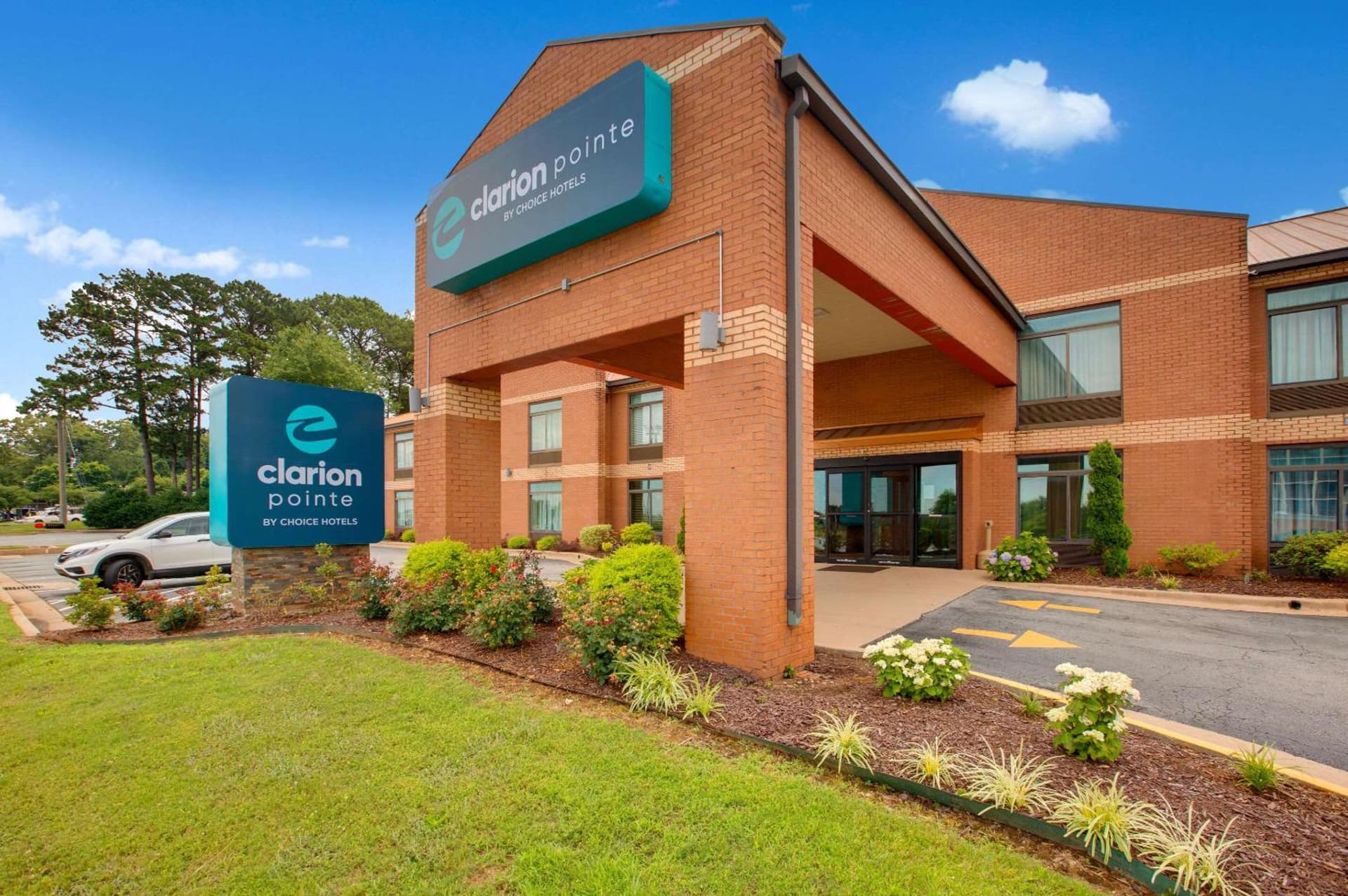 Clarion Pointe Atlanta Airport College Park property views in Atlanta, GA — gallery photo 3
