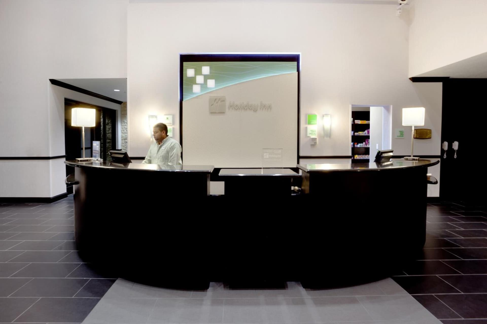 Holiday Inn San Antonio North Stone Oak Area by IHG-Newly Renovated interior in San Antonio, TX — gallery photo 2