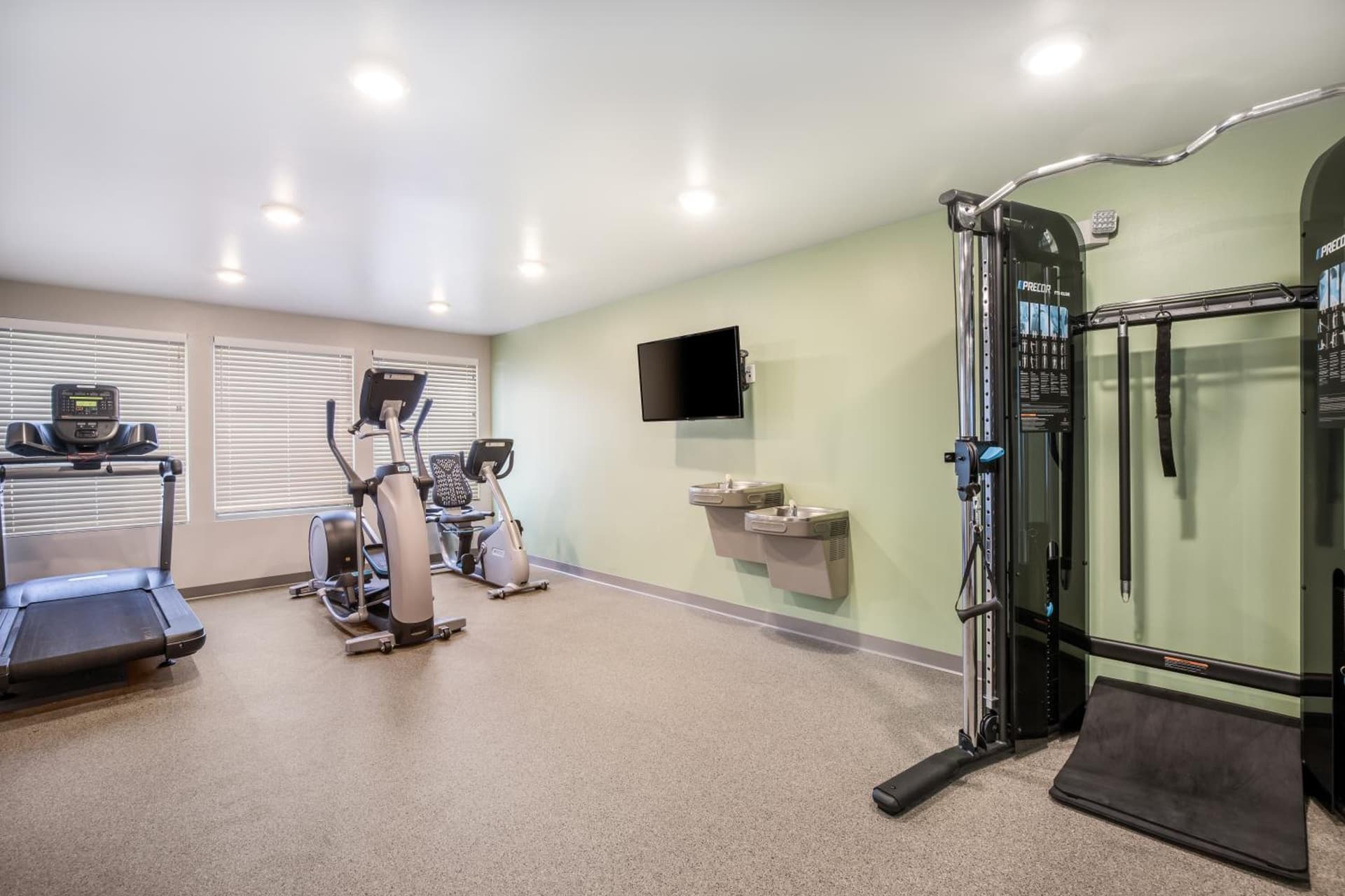 WoodSpring Suites Gurnee - Chicago interior in Gurnee, IL — gallery photo 2