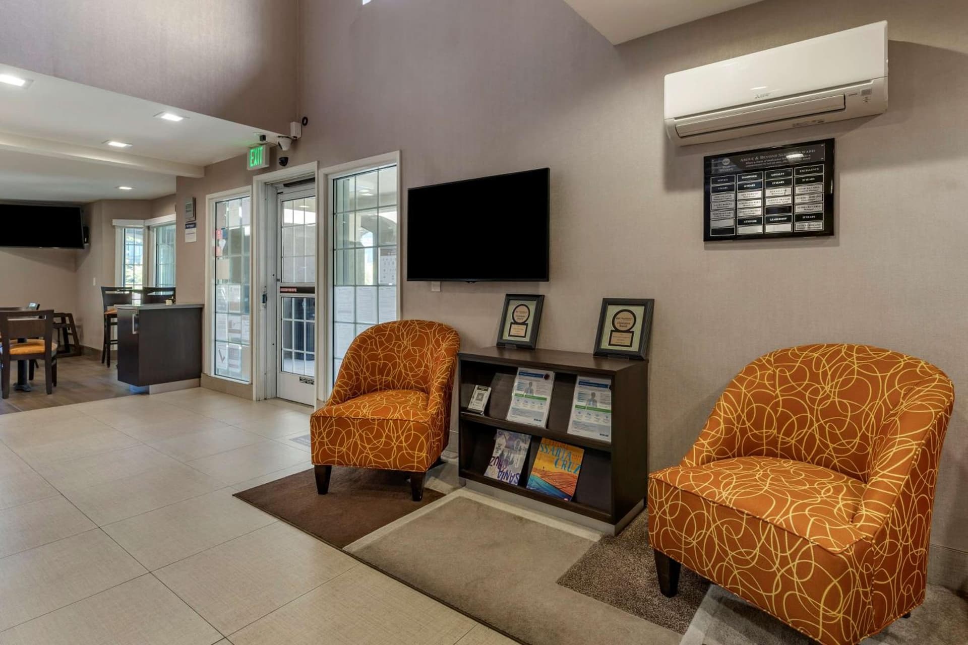 Best Western Silicon Valley Inn property views in Sunnyvale, CA — gallery photo 3