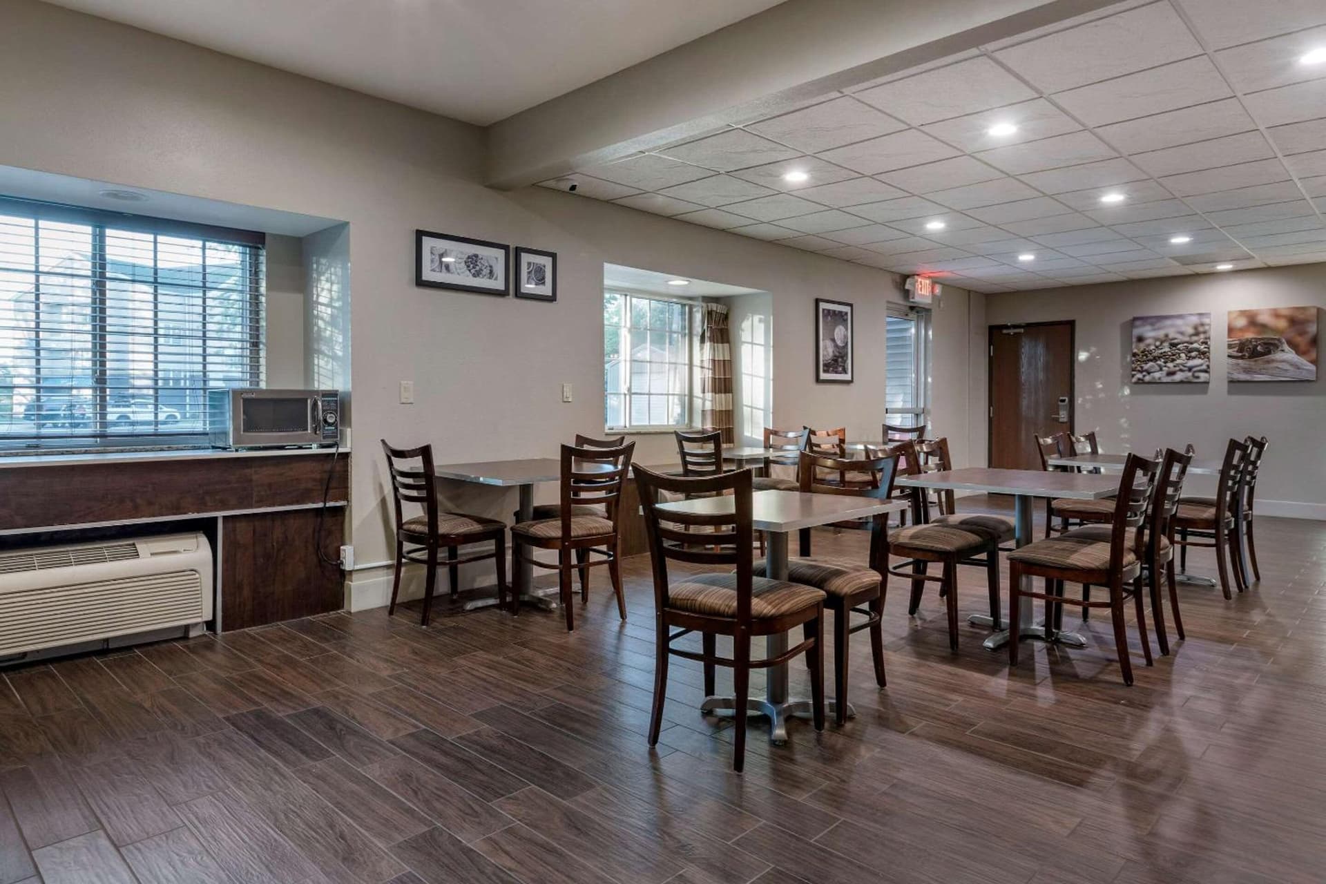 Sleep Inn & Suites Kalamazoo Southwest gallery photo in Kalamazoo, MI — image 15