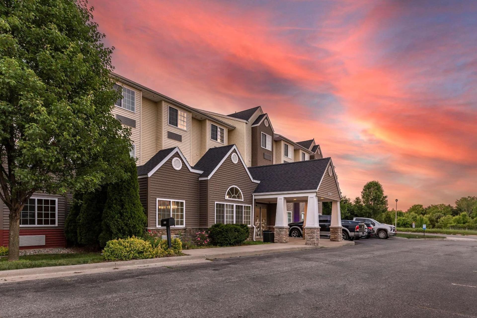 Sleep Inn & Suites Kalamazoo Southwest gallery photo in Kalamazoo, MI — image 34