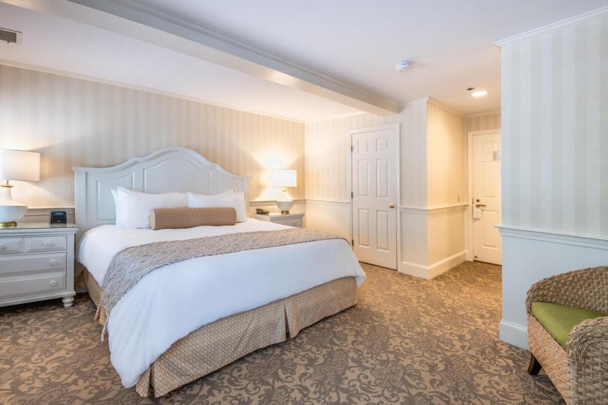Chatham Wayside Inn interior in Chatham, MA — gallery photo 2