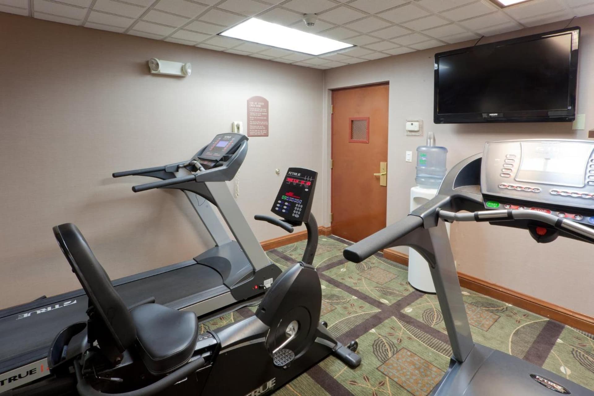 Holiday Inn Express Hotel & Suites Charleston-Southridge by IHG gallery photo in Charleston, WV — image 32