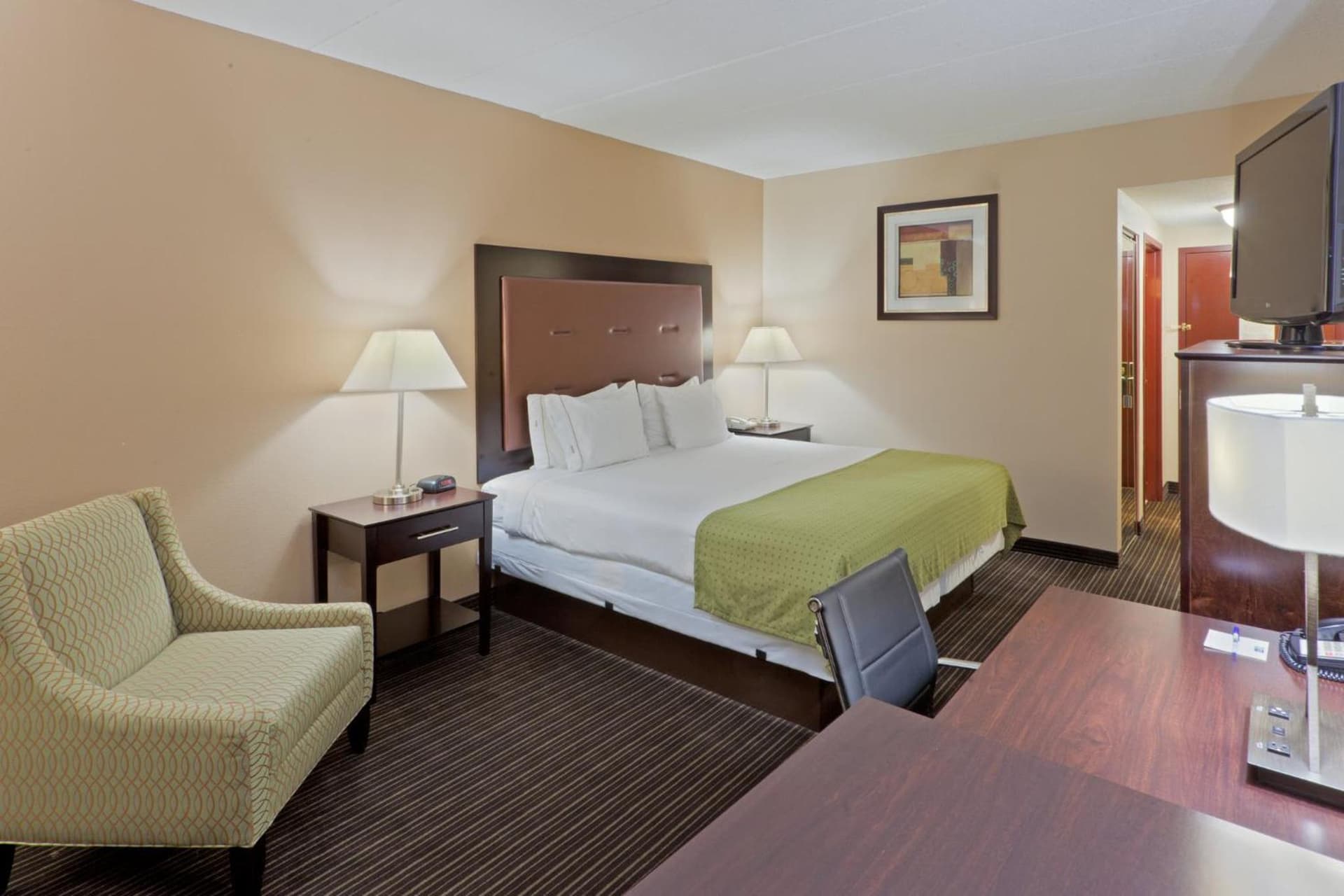 Holiday Inn Express Hotel & Suites Charleston-Southridge by IHG gallery photo in Charleston, WV — image 31