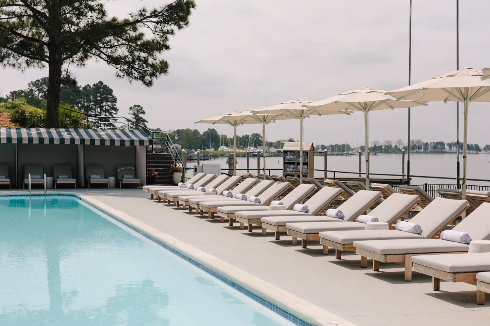 The Tides Inn property views in West Irvington, VA — gallery photo 3