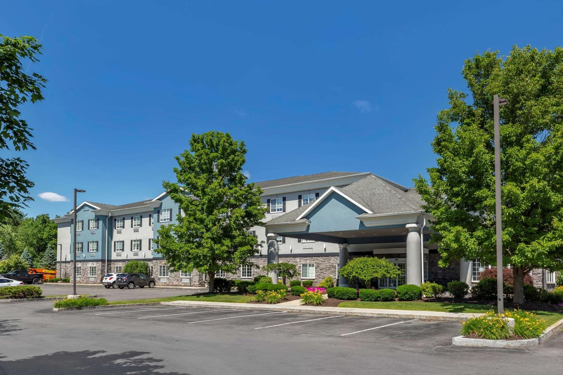 Comfort Inn & Suites East Greenbush - Albany featured exterior or lobby in East Greenbush, NY — similar hotel