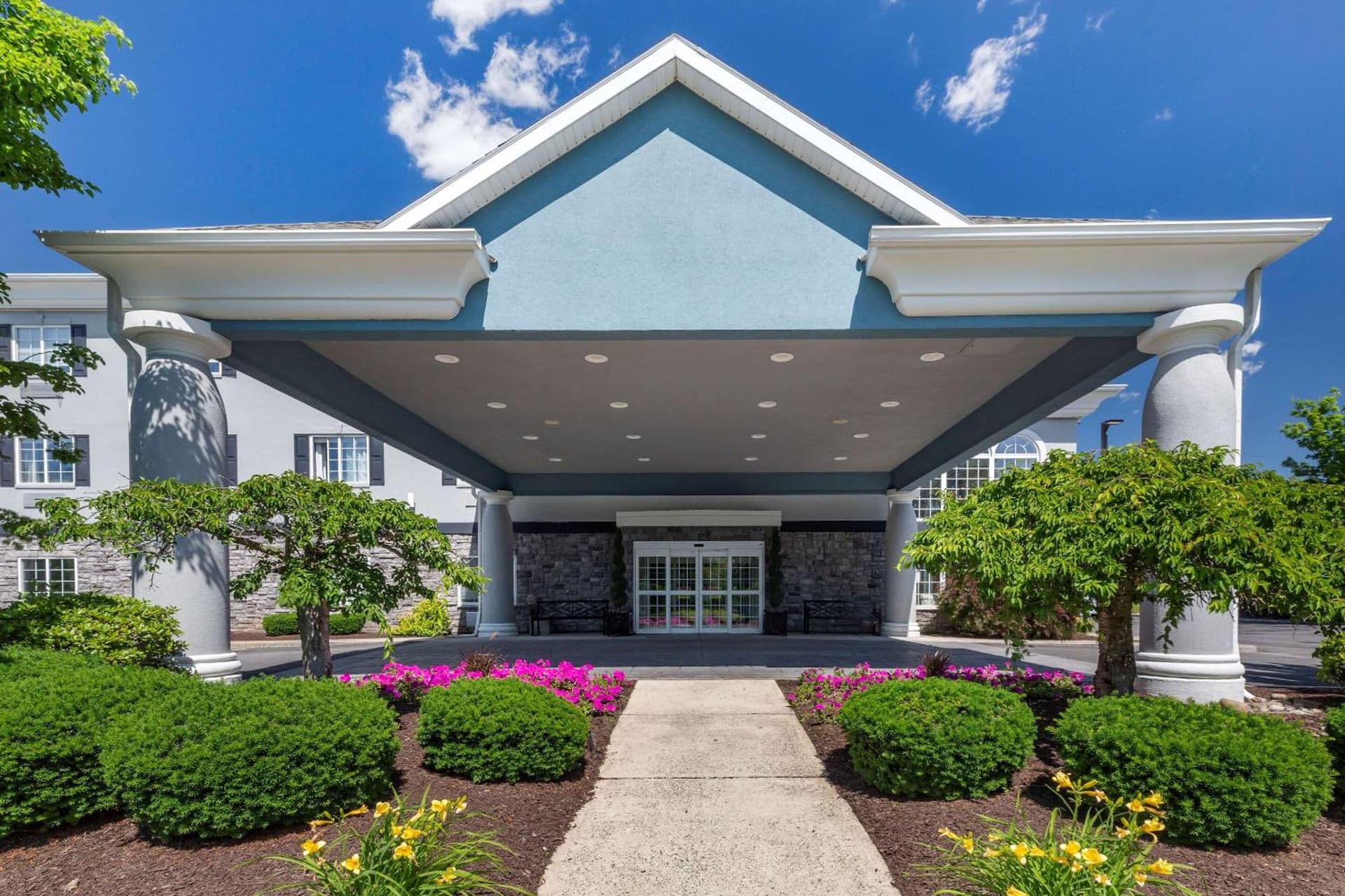 Comfort Inn & Suites East Greenbush - Albany interior in East Greenbush, NY — gallery photo 2