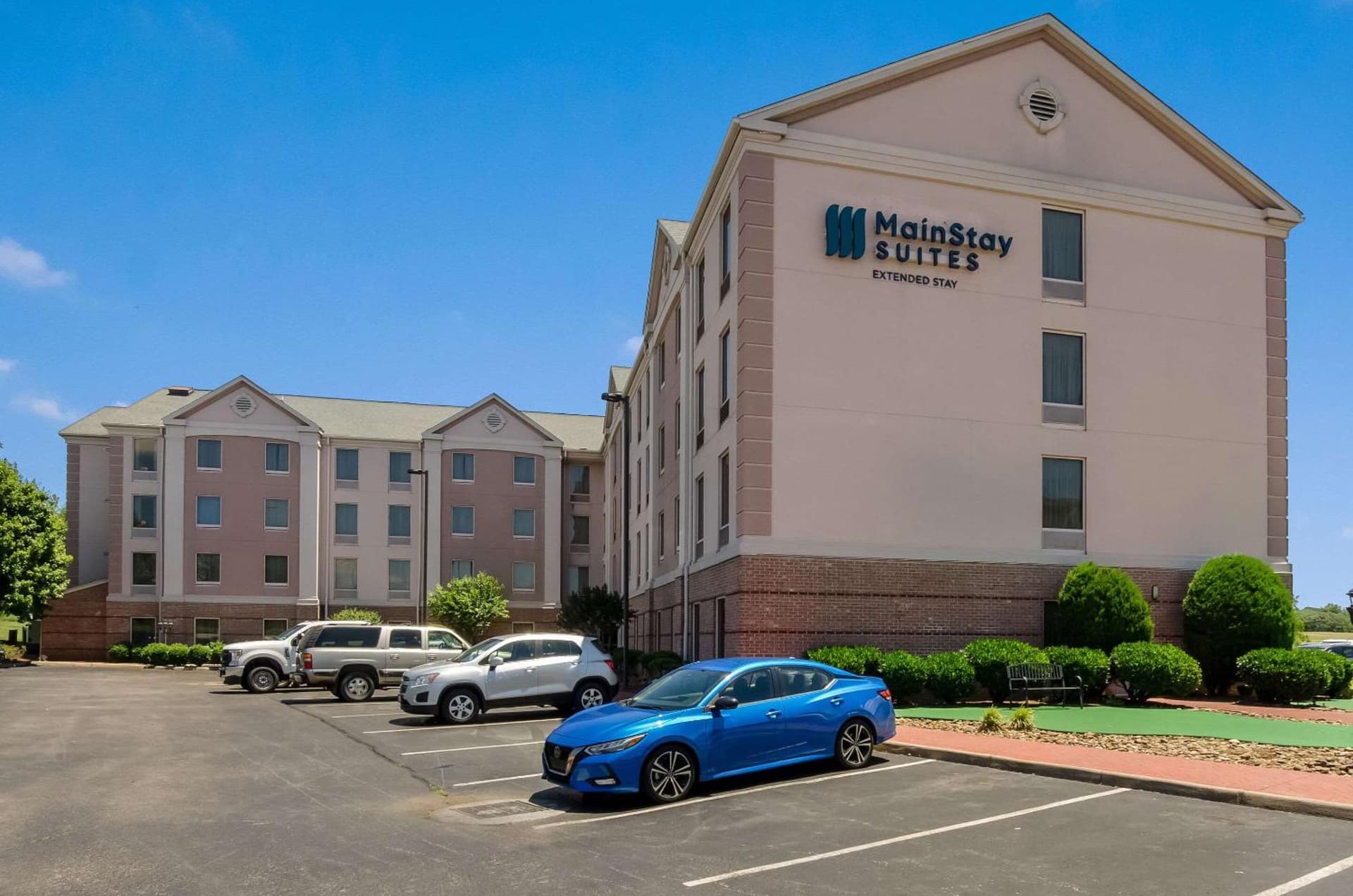 MainStay Suites Roanoke Airport property views in Roanoke, VA — gallery photo 3