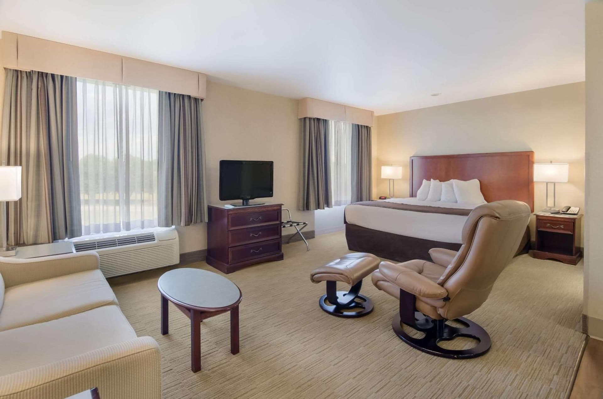 MainStay Suites Roanoke Airport gallery photo in Roanoke, VA — image 14
