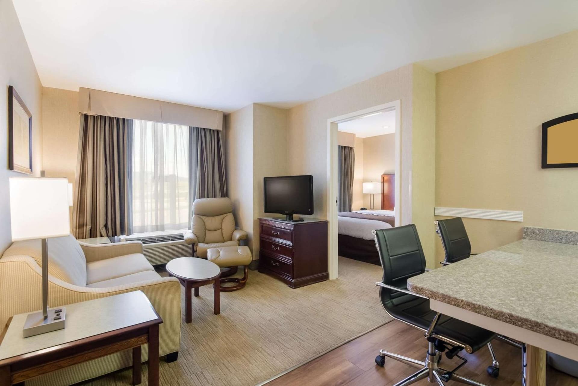 MainStay Suites Roanoke Airport gallery photo in Roanoke, VA — image 33