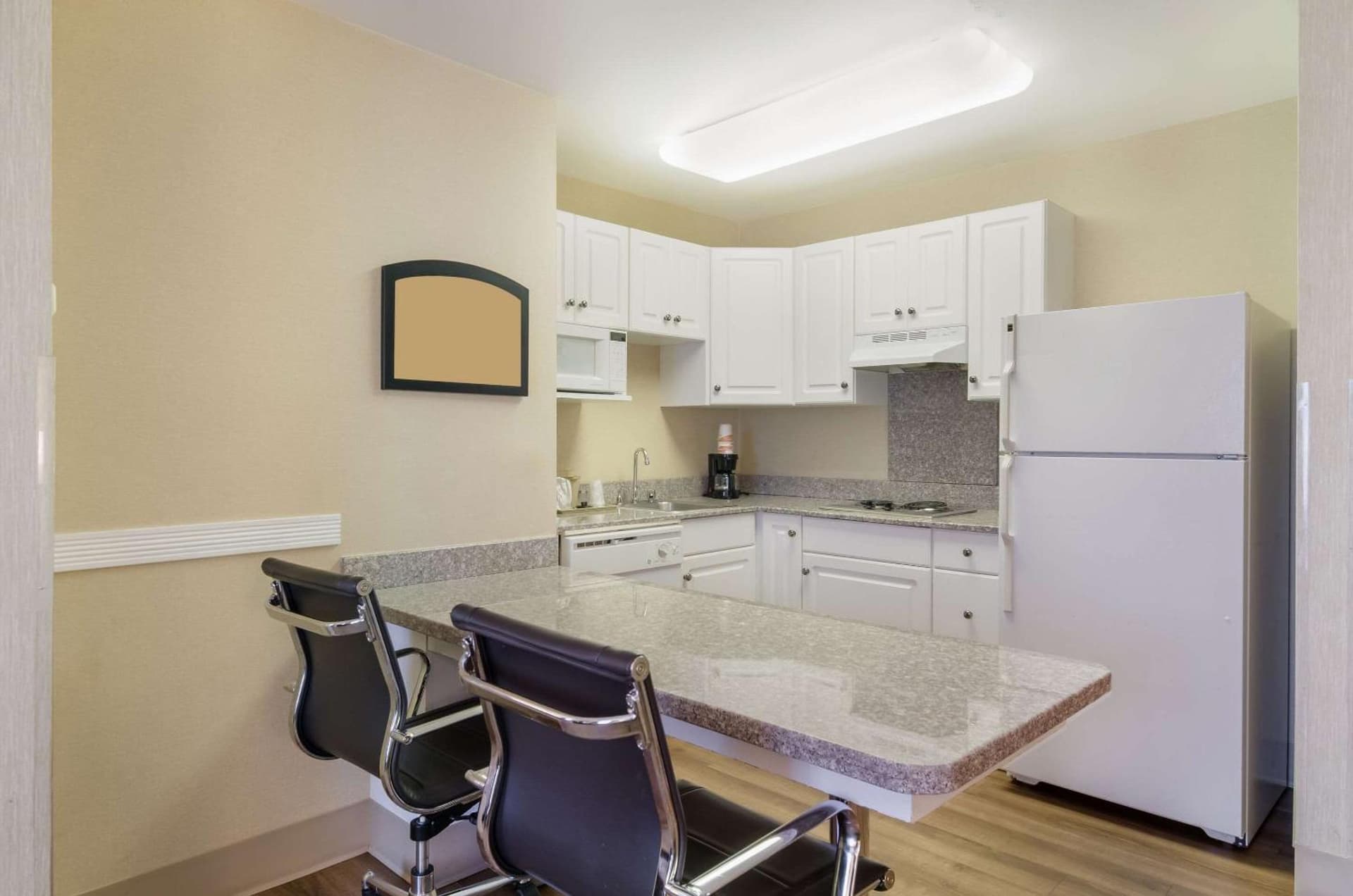 MainStay Suites Roanoke Airport gallery photo in Roanoke, VA — image 26