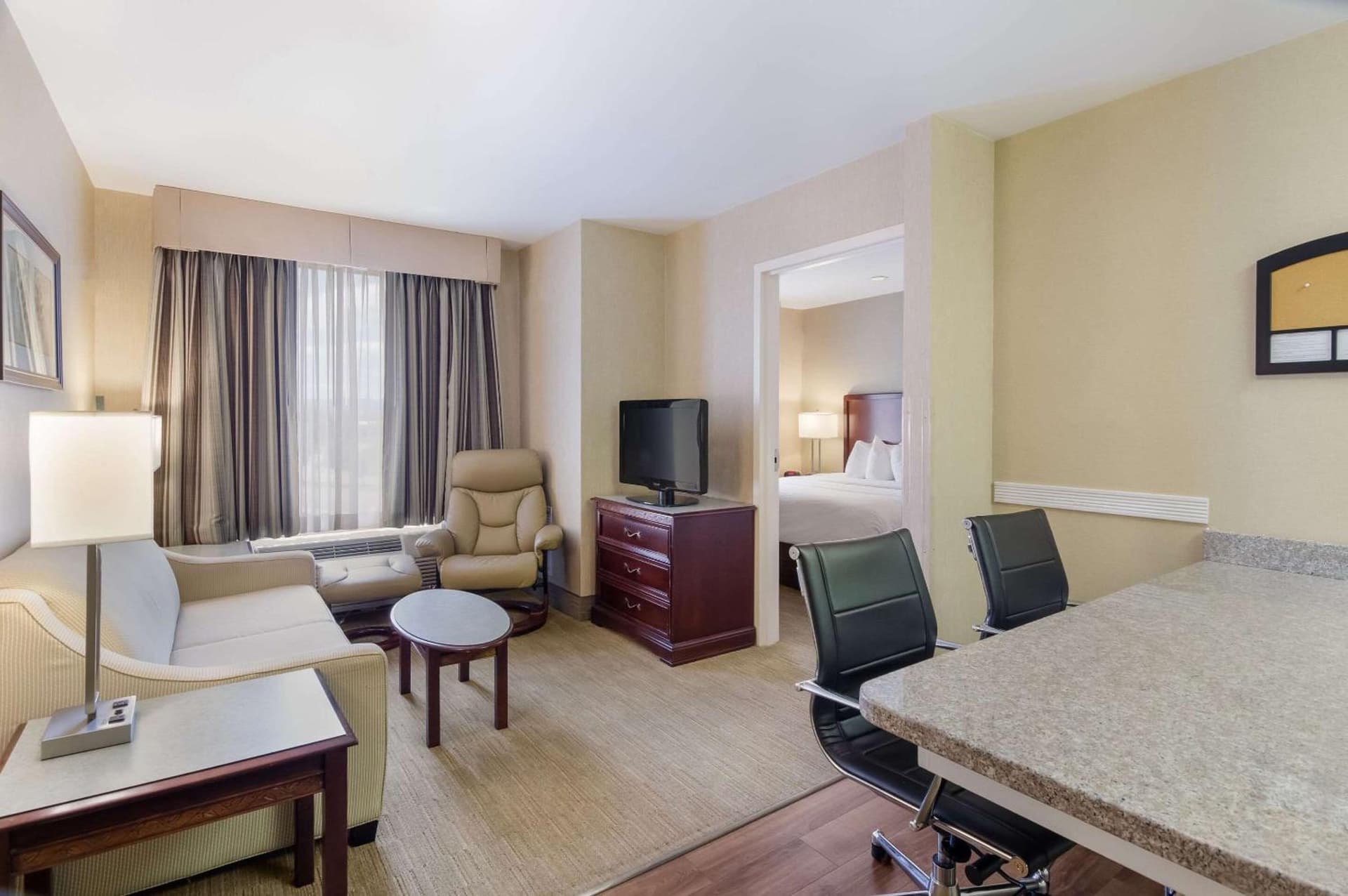 MainStay Suites Roanoke Airport gallery photo in Roanoke, VA — image 36
