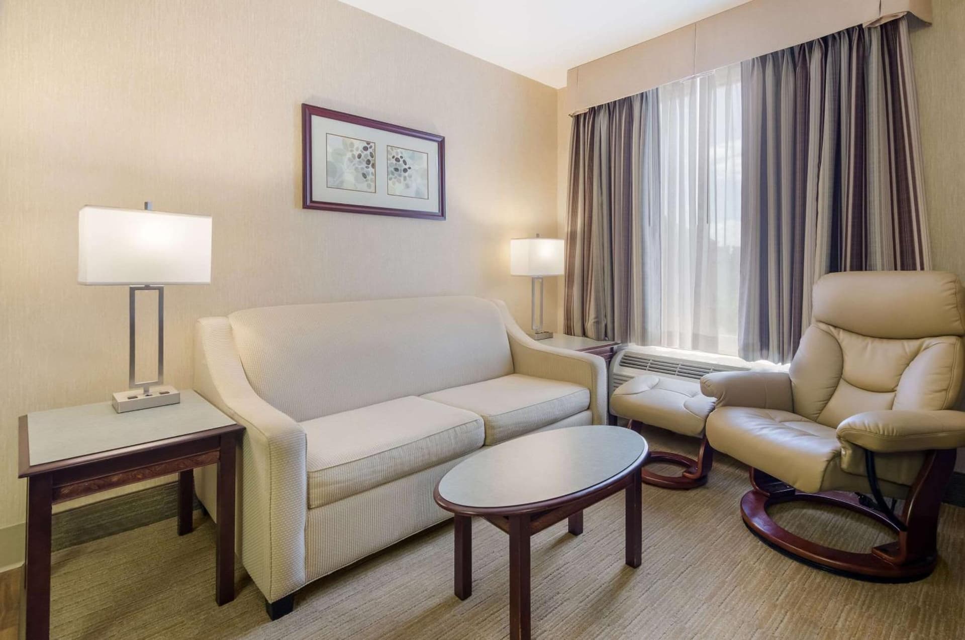 MainStay Suites Roanoke Airport gallery photo in Roanoke, VA — image 32