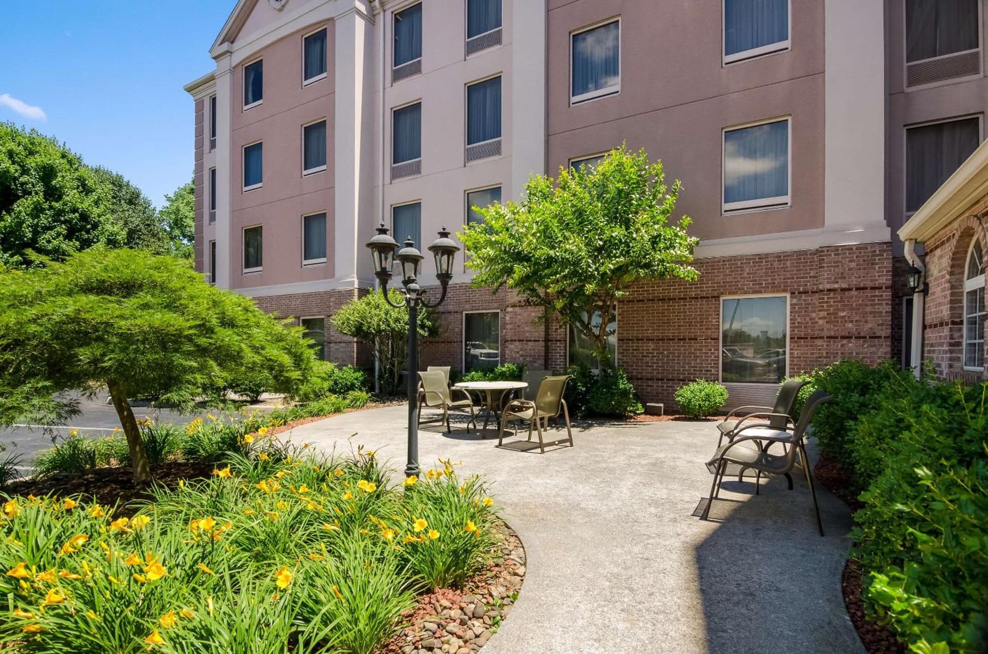 MainStay Suites Roanoke Airport gallery photo in Roanoke, VA — image 31