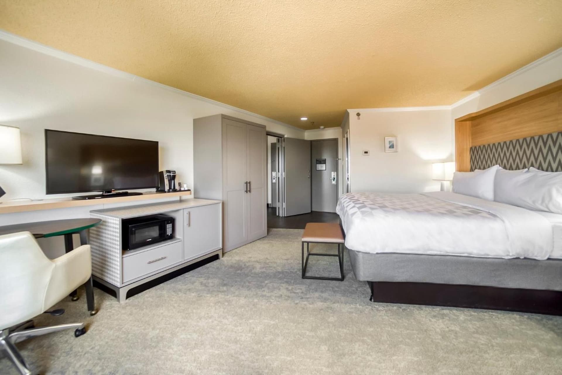 Holiday Inn Mobile Downtown Historic District by IHG gallery photo in Mobile, AL — image 40